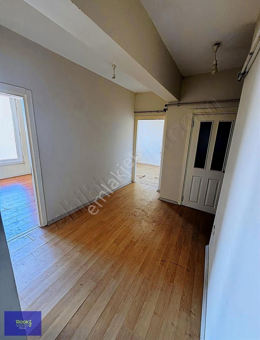 Rookzdoruk'dan Mecidiye'de Cadde Üzeri Yenilenmiş Ferah 2+1!!!!! - Görsel 5