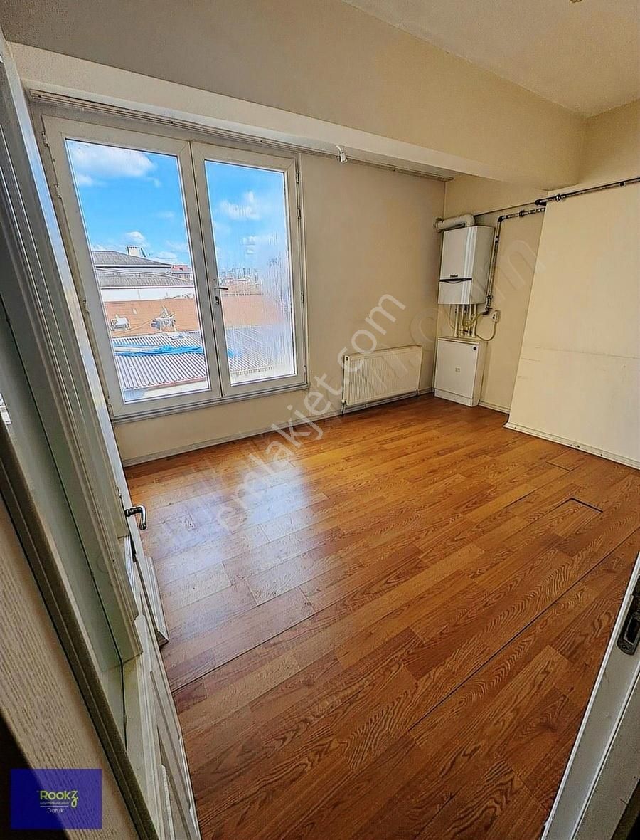 Rookzdoruk'dan Mecidiye'de Cadde Üzeri Yenilenmiş Ferah 2+1!!!!! - Görsel 11