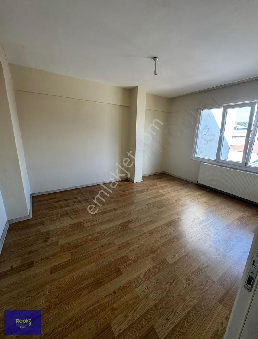 Rookzdoruk'dan Mecidiye'de Cadde Üzeri Yenilenmiş Ferah 2+1!!!!! - Görsel 2