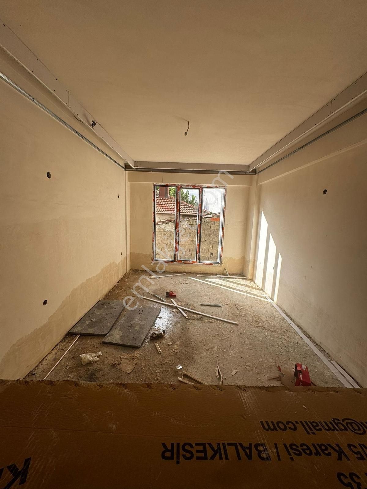 Bandırma Mavi Emlaktan 600 Evler Mah.2+1 Bahçeli Satılık Daire