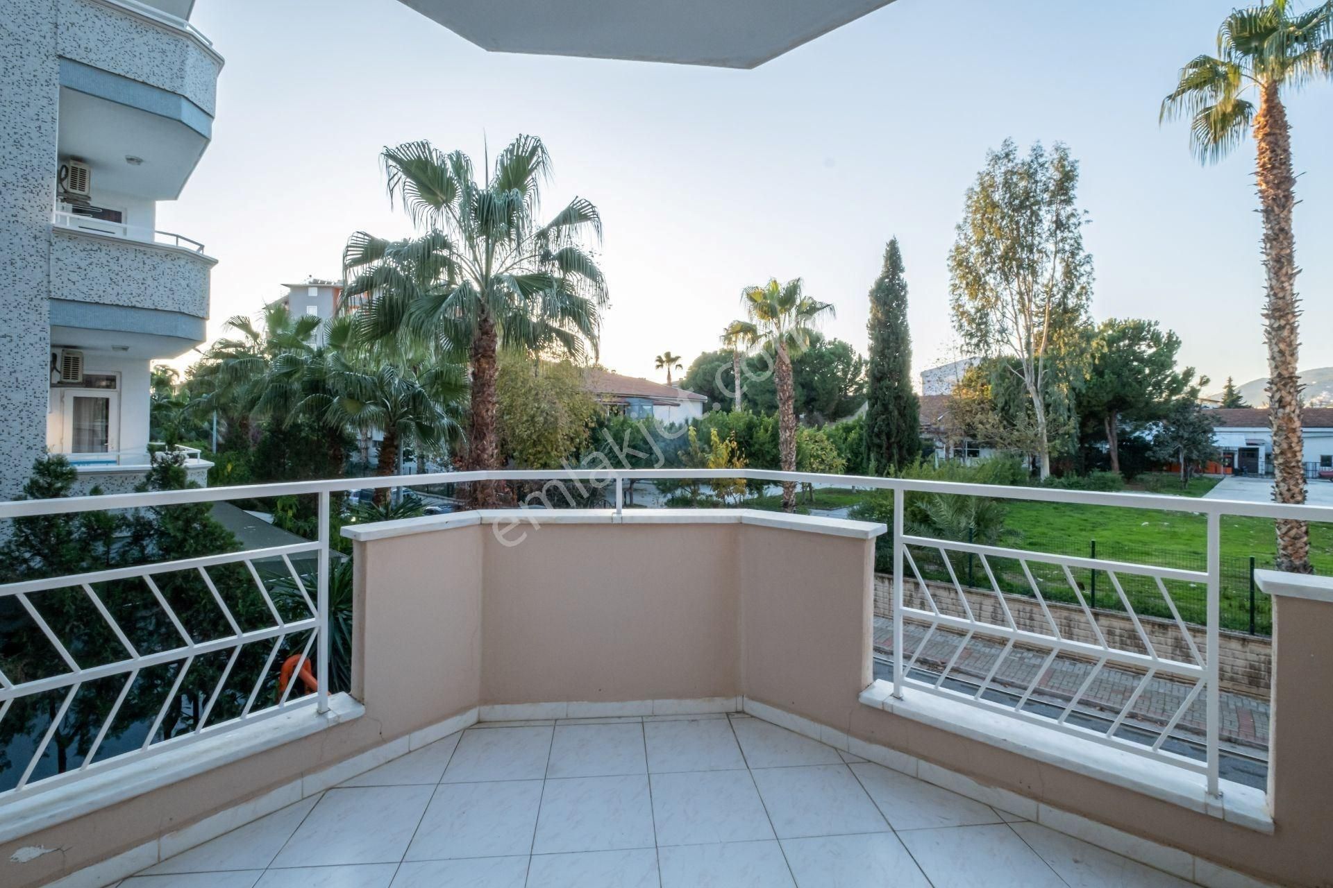 Alanya / Cumhuriyet Mahallesi’nde Satılık 2+1 Doğa Manzaralı Daire — Denize 300 Metre - Görsel 8