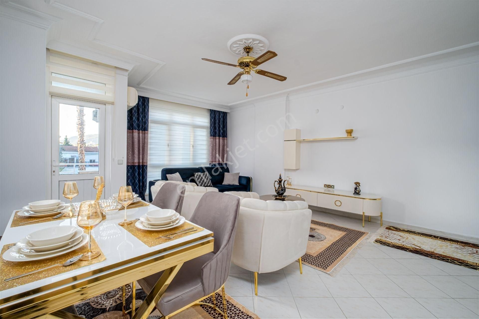 Alanya / Cumhuriyet Mahallesi’nde Satılık 2+1 Doğa Manzaralı Daire — Denize 300 Metre