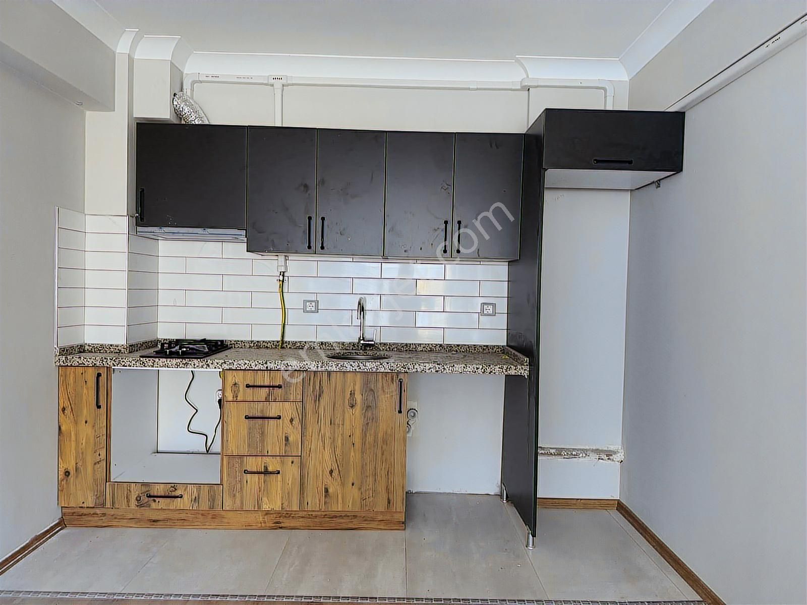 Bandırma Mavi Emlaktan 600 Evler Mah. 1+1 Satılık Daire