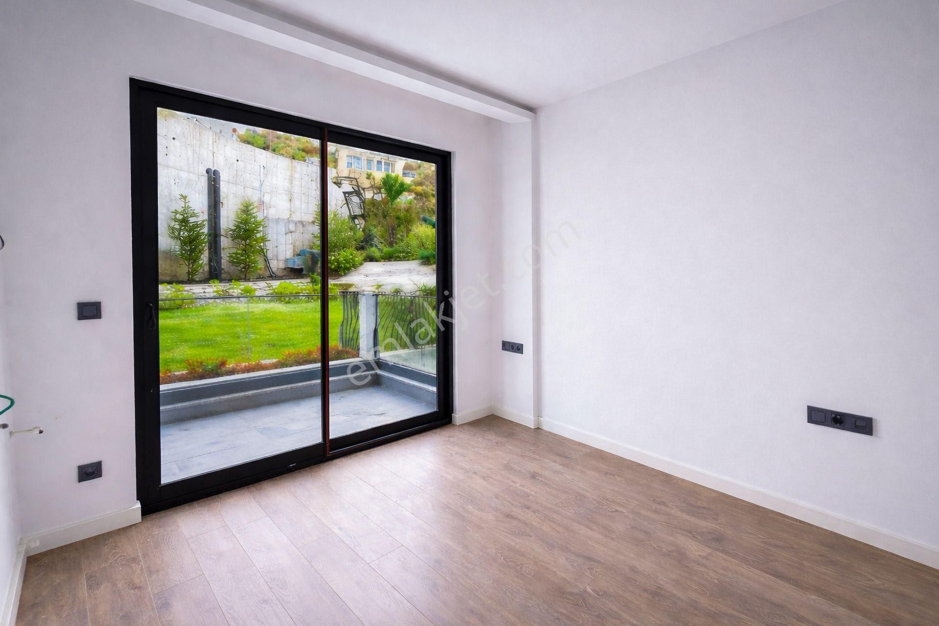 Goldcıty İçerisinde Yeni Sitede 1+1 Bahçe Manzaralı Daire - Görsel 8