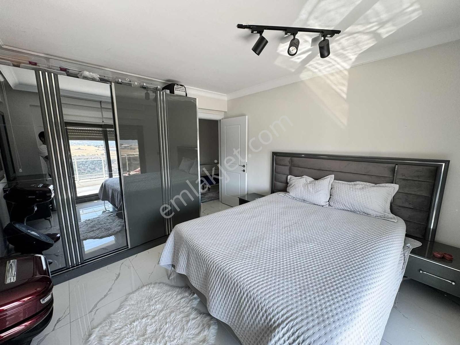 Foça Emlak'tan Foçaköy De Satılık 4+1 Havuzlu Müstakil Villa - Görsel 14