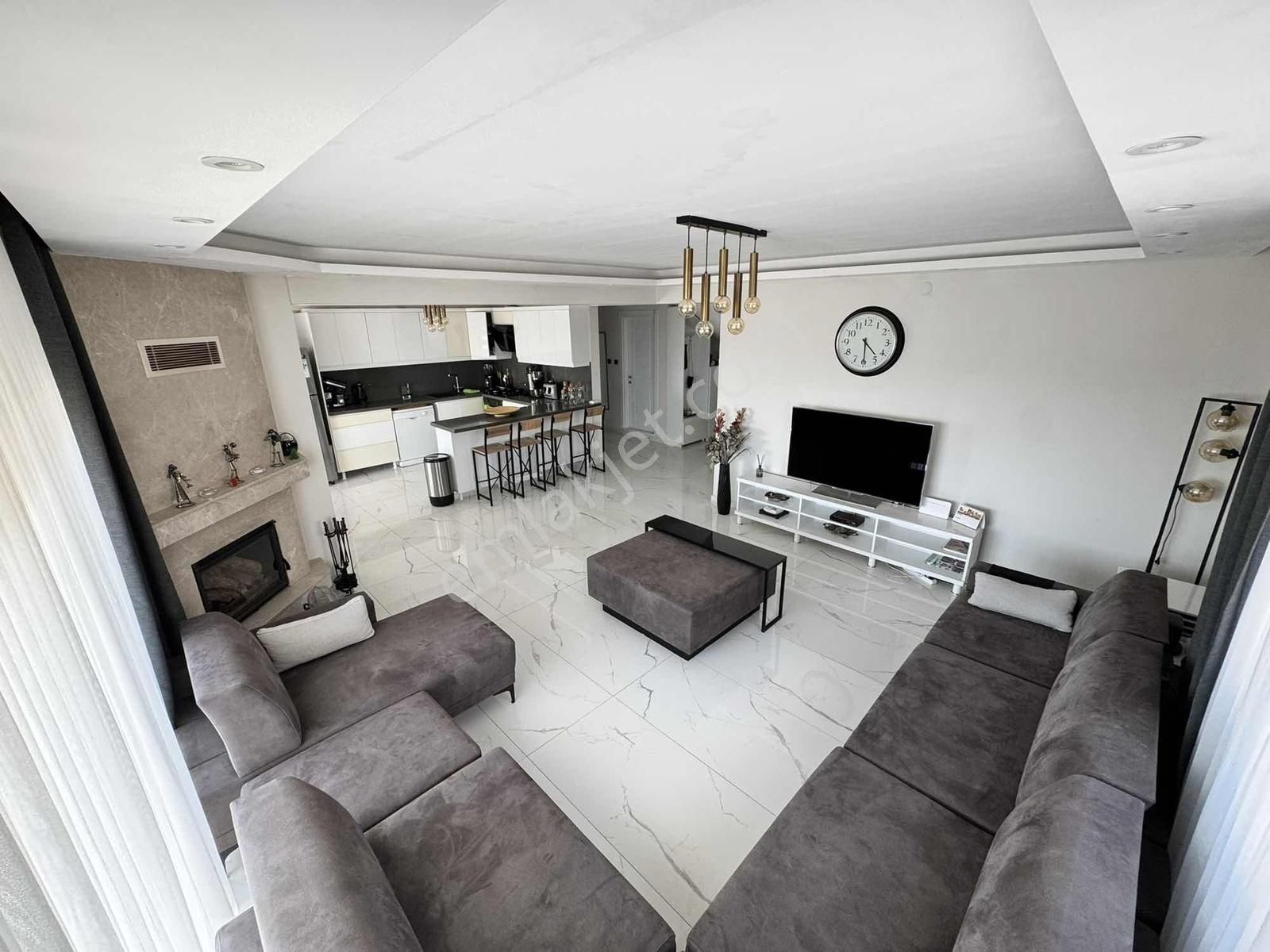 Foça Emlak'tan Foçaköy De Satılık 4+1 Havuzlu Müstakil Villa - Görsel 3