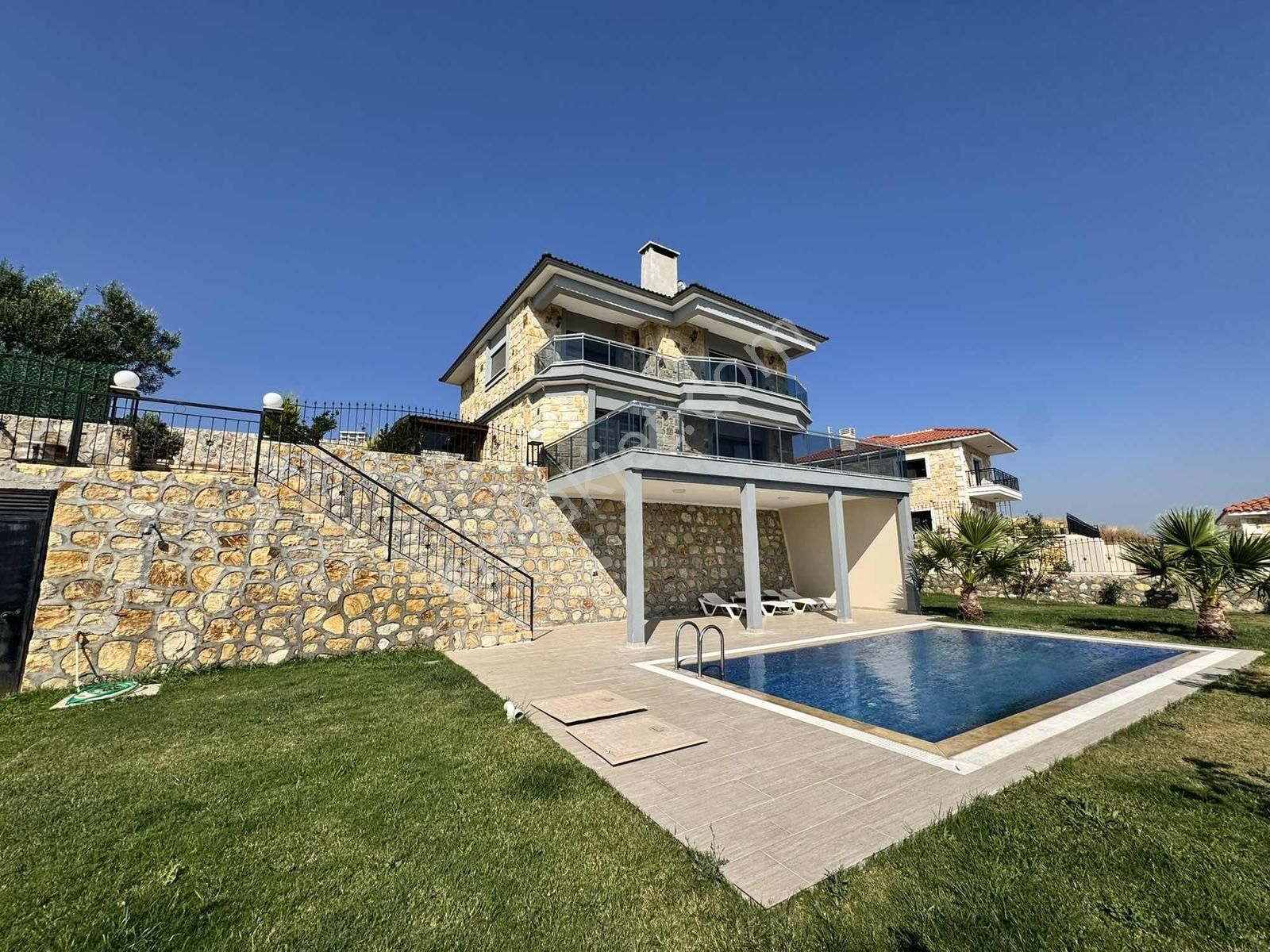 Foça Emlak'tan Foçaköy De Satılık 4+1 Havuzlu Müstakil Villa - Görsel 19