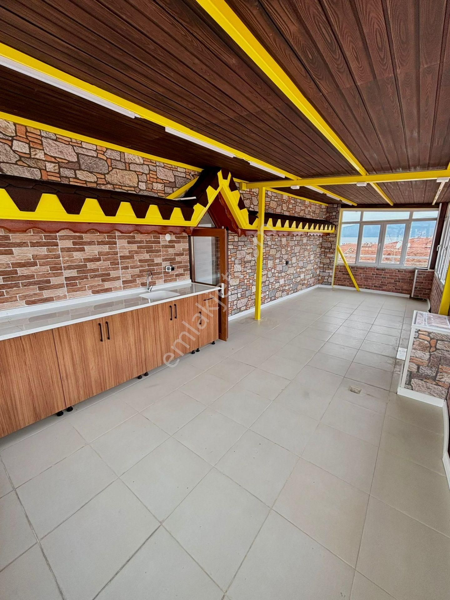 Küçük Kumla Sahilinde 3+1 Dublex Masrafsız Satılık Daire