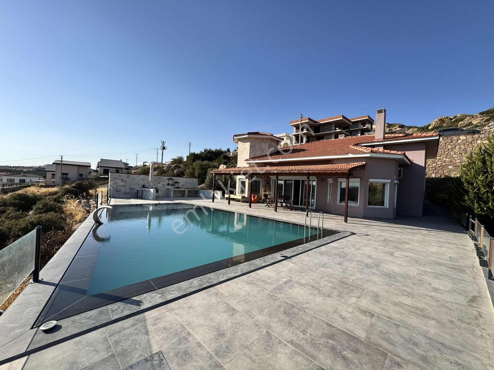 Foçaköyde I Tam Müstakil I Sonsuzluk Havuzlu I 3+1 Taş Villa - Görsel 13