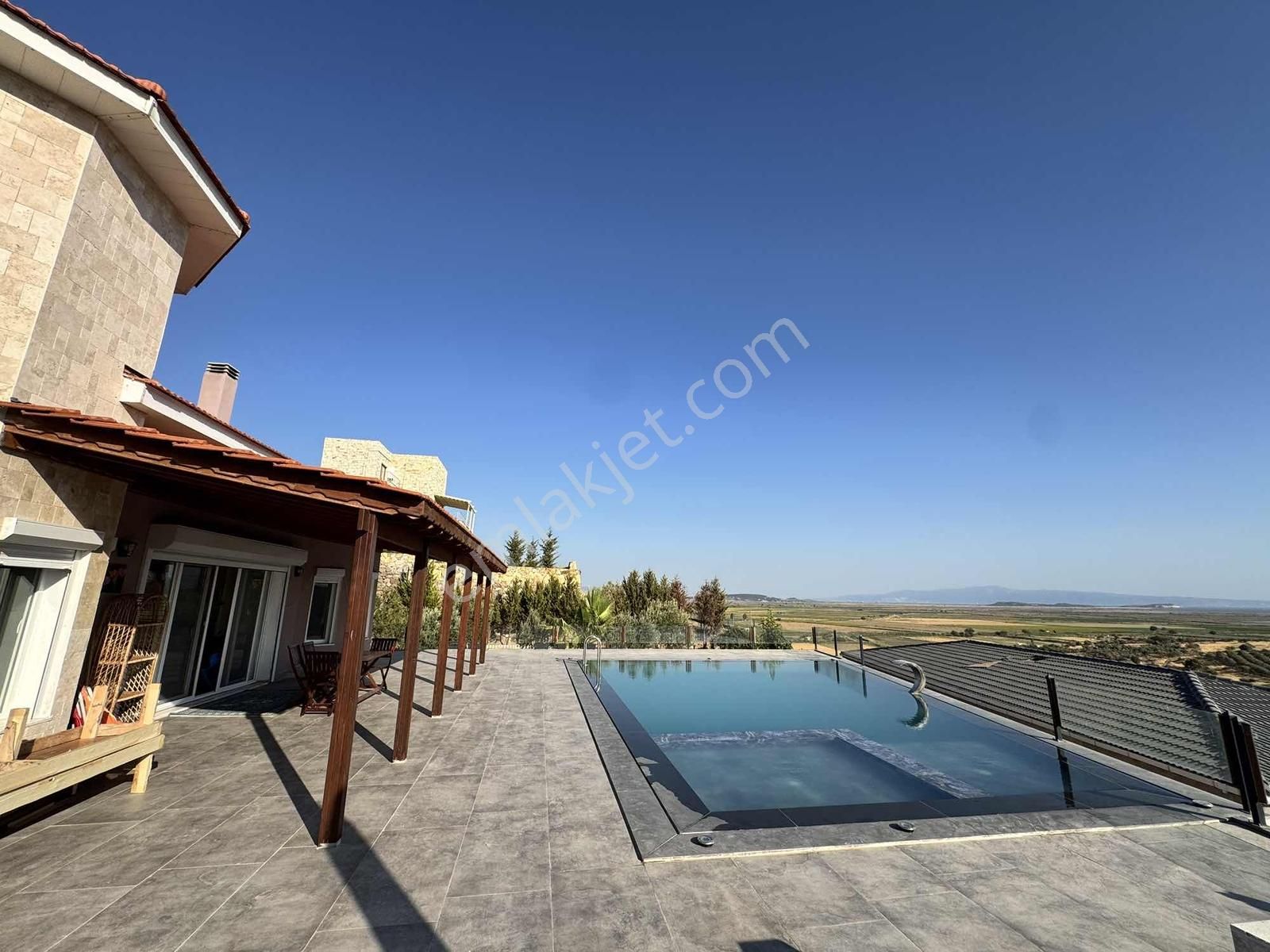 Foçaköyde I Tam Müstakil I Sonsuzluk Havuzlu I 3+1 Taş Villa - Görsel 28