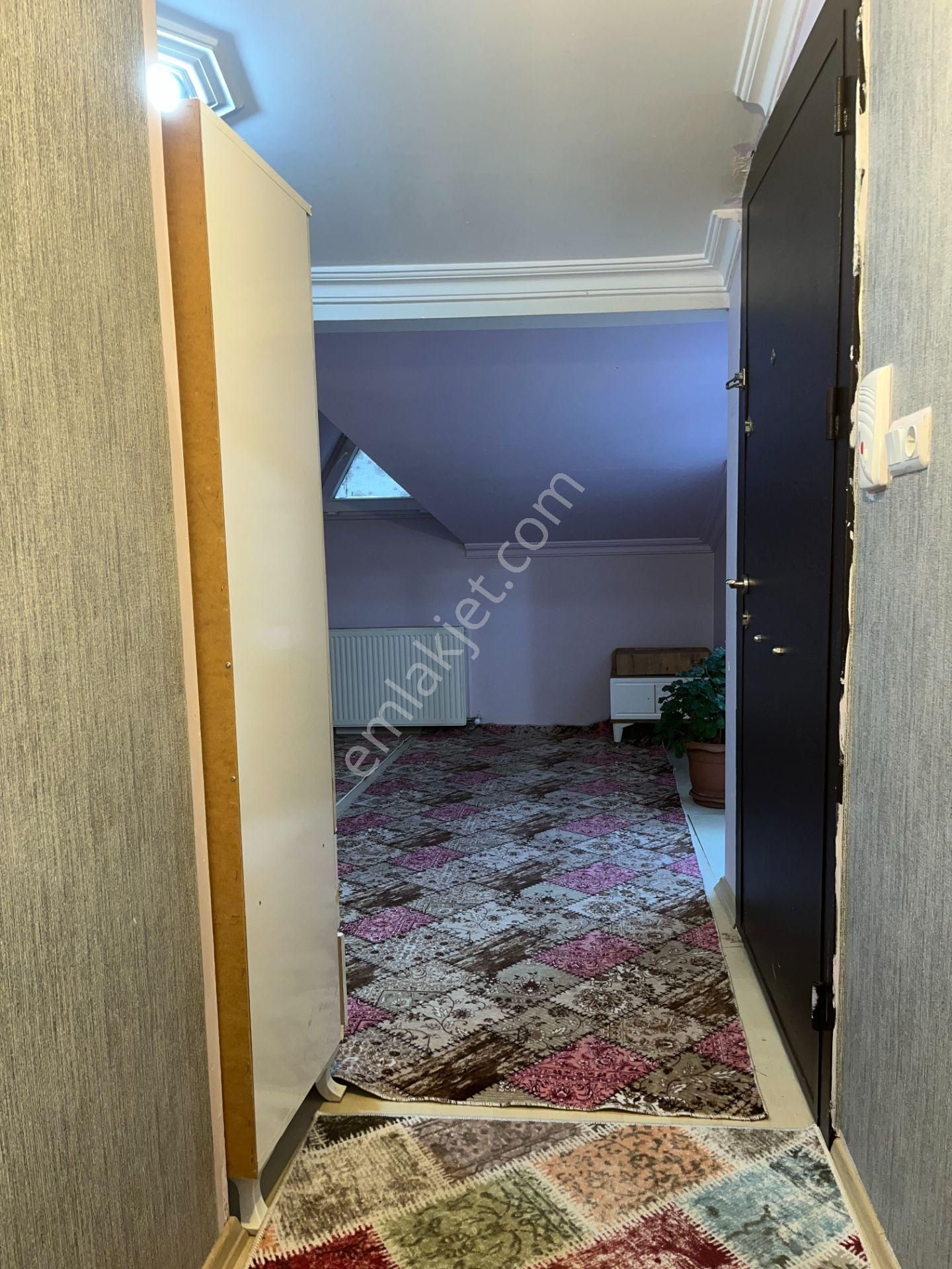 Bağcılar Yıldıztepe Mah. Kısmen Eşyalı Çatı Katı Daire - Görsel 10