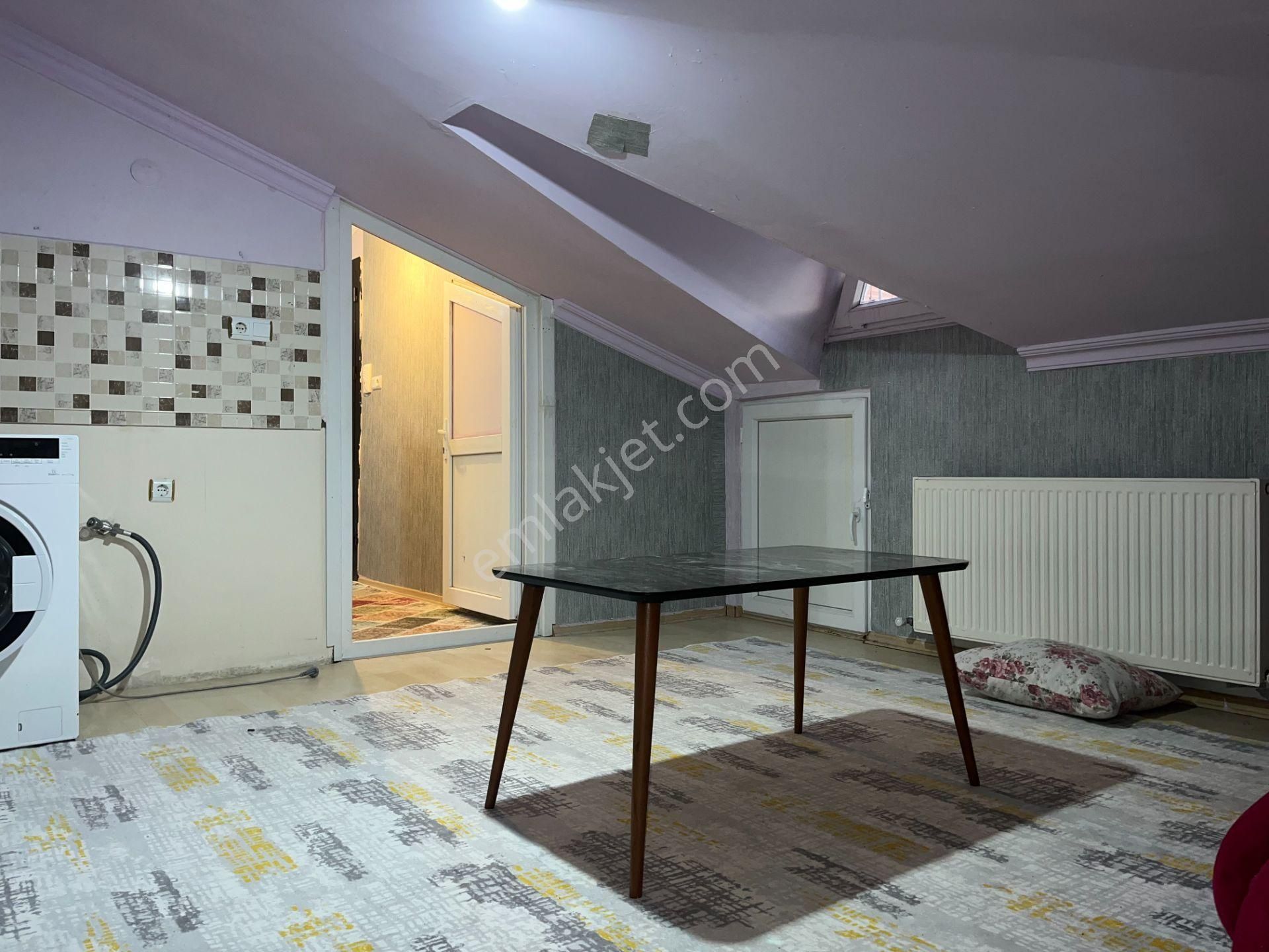 Bağcılar Yıldıztepe Mah. Kısmen Eşyalı Çatı Katı Daire - Görsel 7