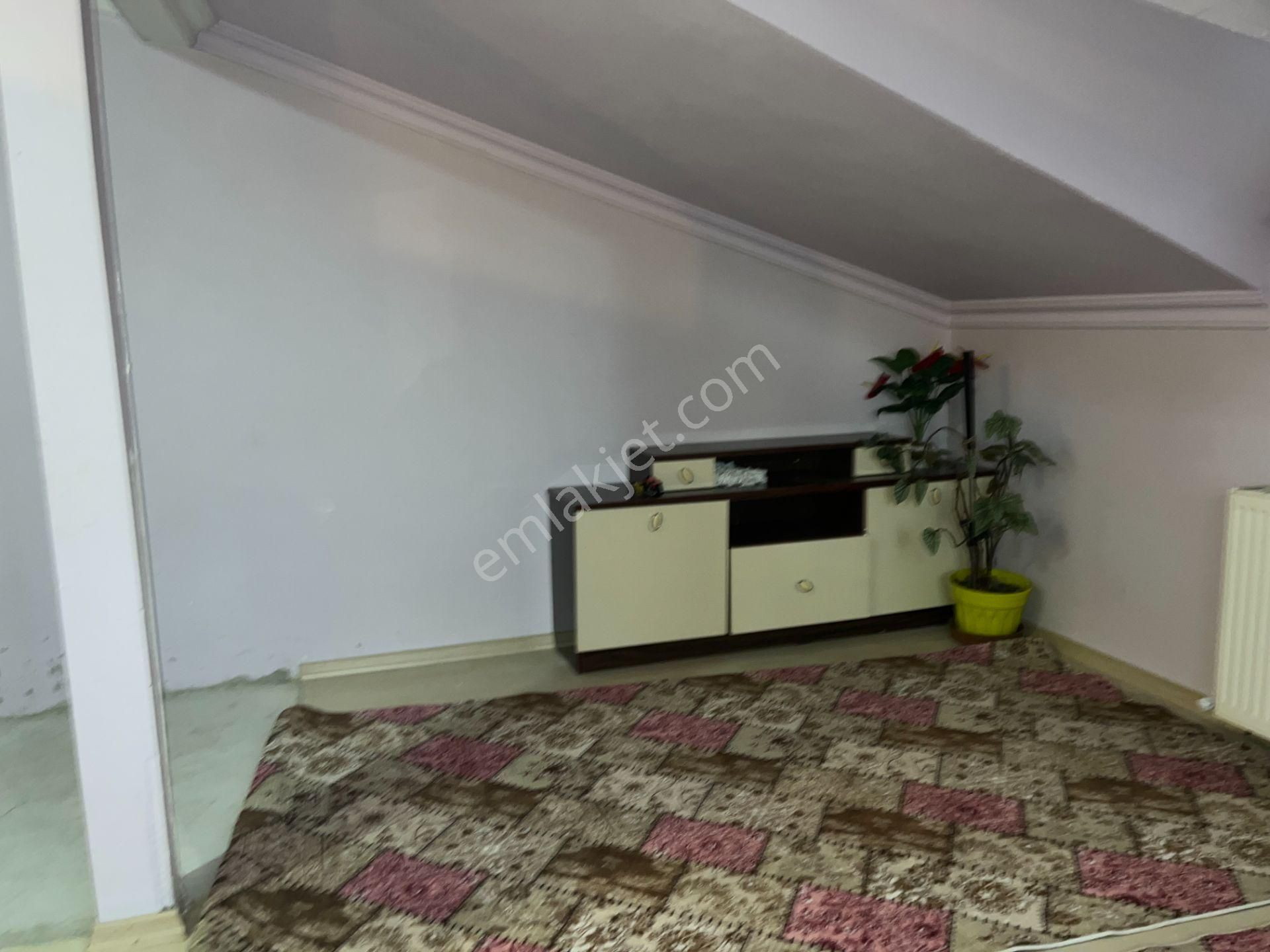 Bağcılar Yıldıztepe Mah. Kısmen Eşyalı Çatı Katı Daire - Görsel 12