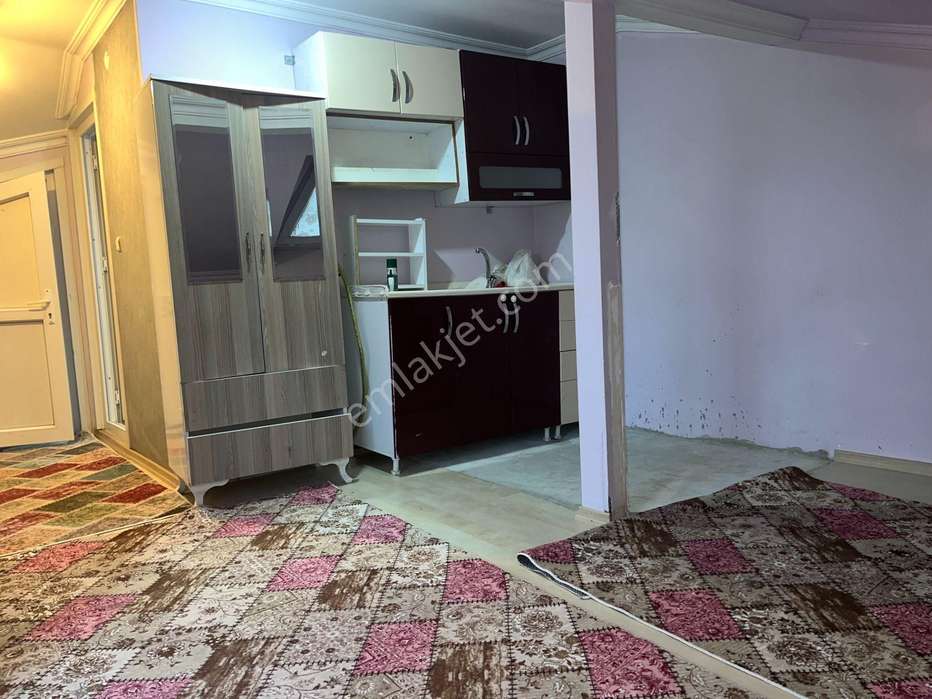 Bağcılar Yıldıztepe Mah. Kısmen Eşyalı Çatı Katı Daire - Görsel 11