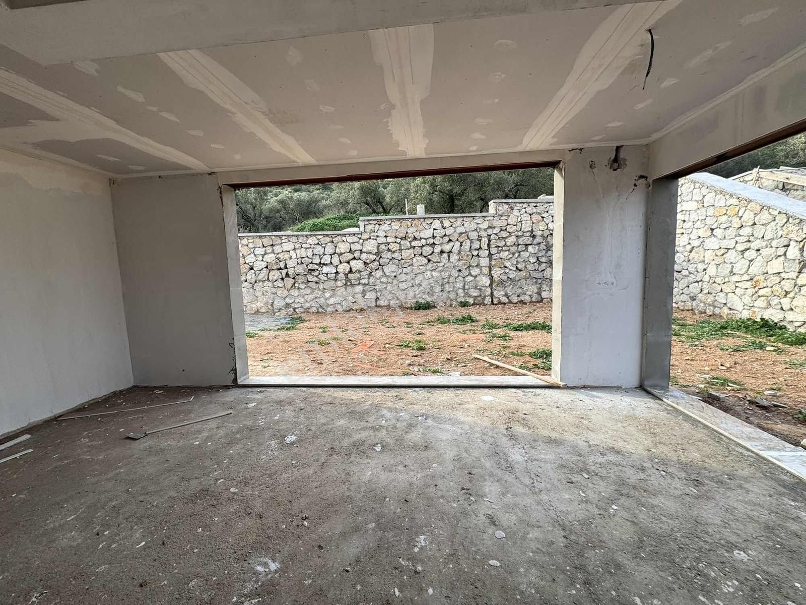 Foça Emlak'tan Ilıpınar Da 2+1 Geniş Bahçeli Modern Villa - Görsel 6