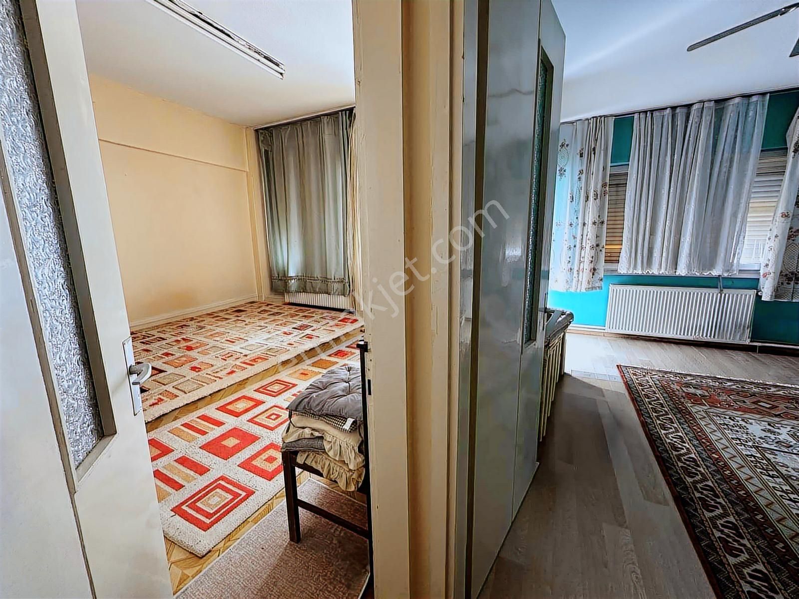 Üçyol Metro'ya 2 Dk Bahçelievler Merkezde Satılık 3+1 Köşe Daire - Görsel 3