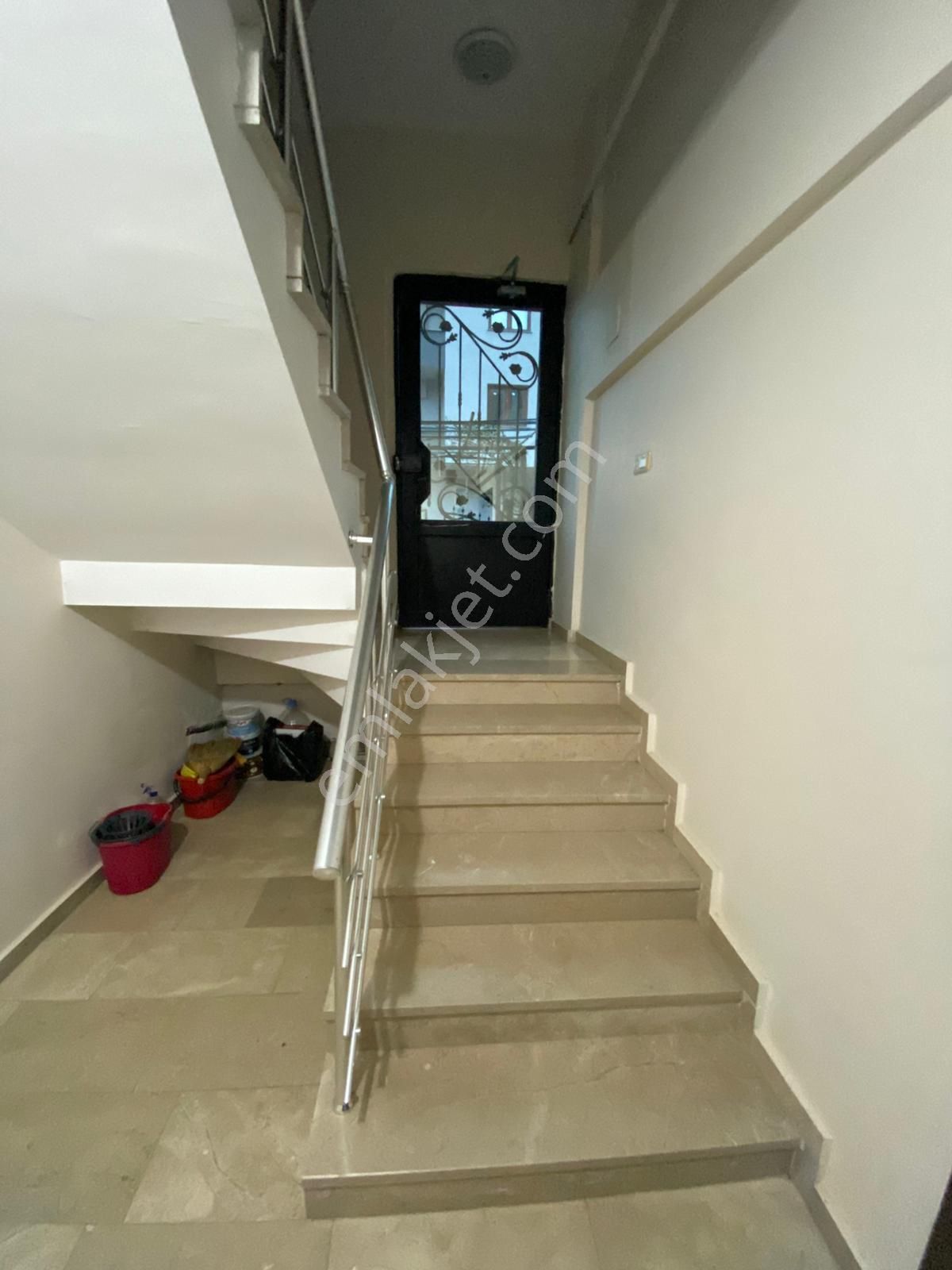 Trabzon'da Kiralık 2+1 Daire - Görsel 15