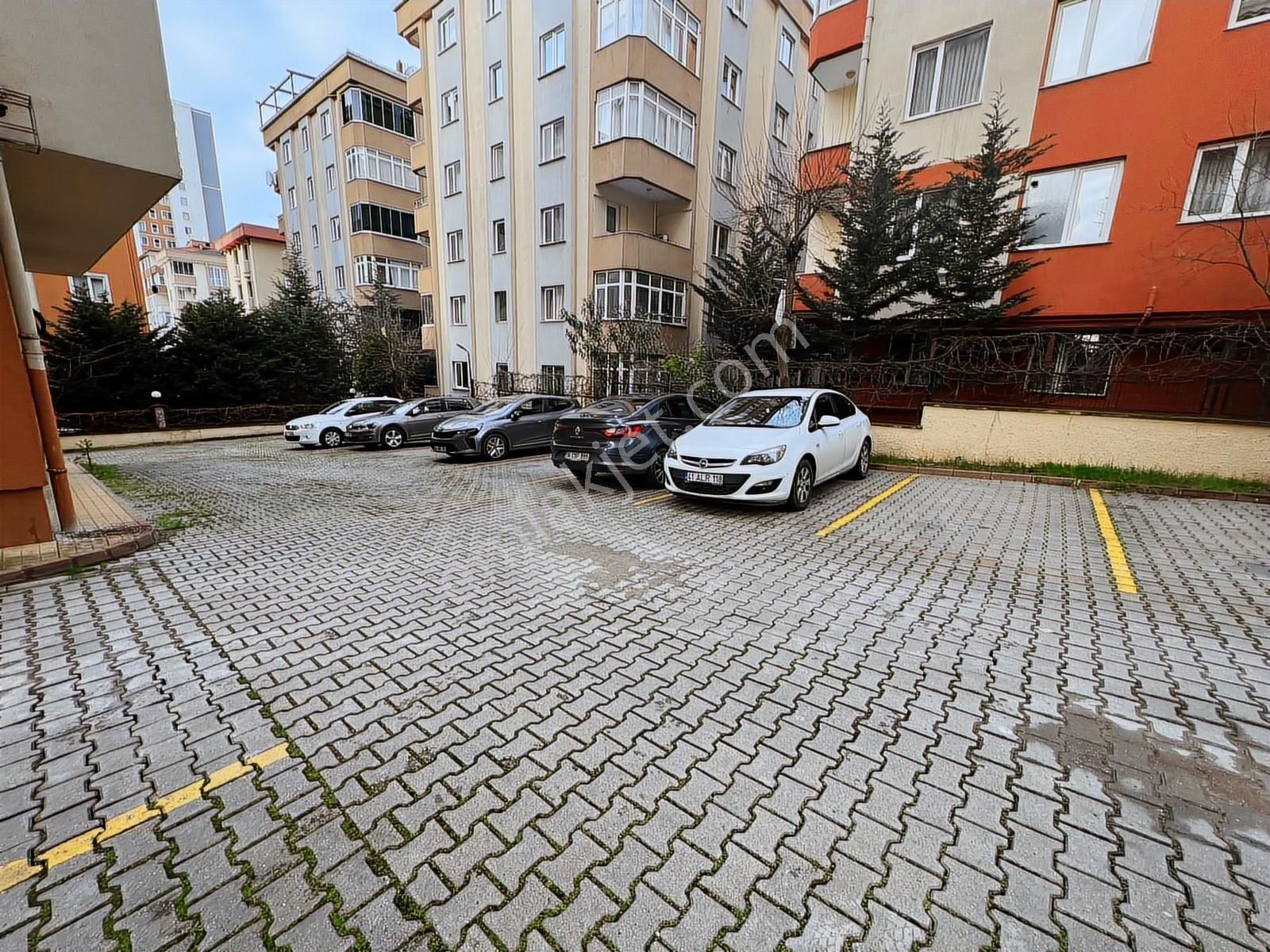 Ümraniye Mehmet Akif'te Finanskete 3 Dk Mesafede 3+1 Ferah Daire - Görsel 17