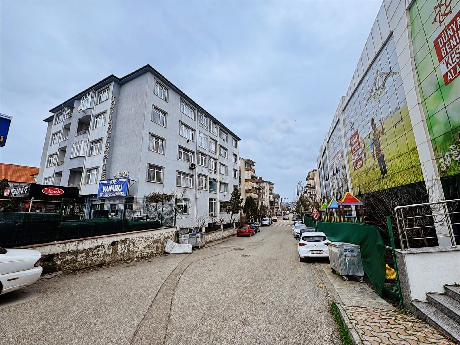 Başiskele Seymende Satılık 3+1 Daire Yatırım Ve Oturuma Uygun