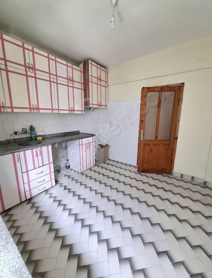 Manavgat Yukarı Pazarcı Mahallesinde 1+1 Kiralık Daire - Görsel 3