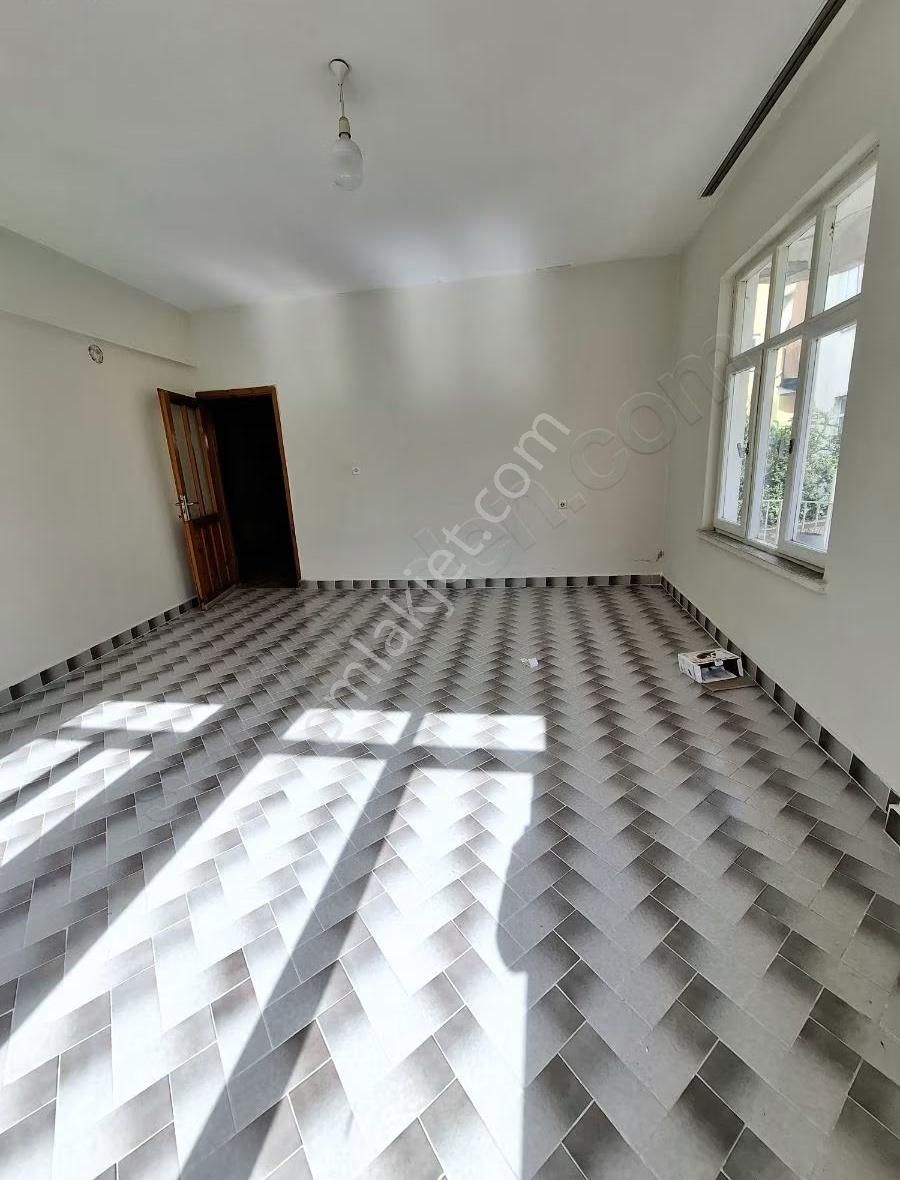 Manavgat Yukarı Pazarcı Mahallesinde 1+1 Kiralık Daire - Görsel 5