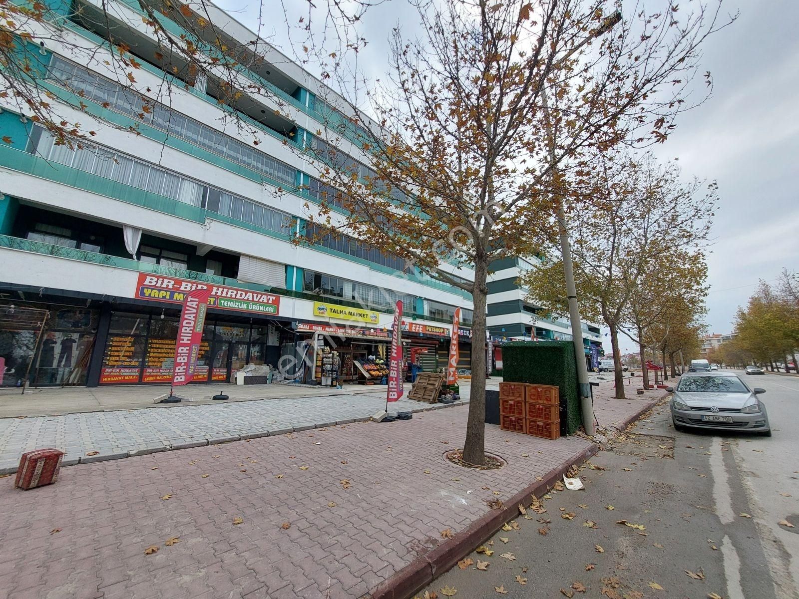 Kontv Arkası Gelişen Lokasyonda Yatırımlık Köşe Depolu Dükkan - Görsel 7