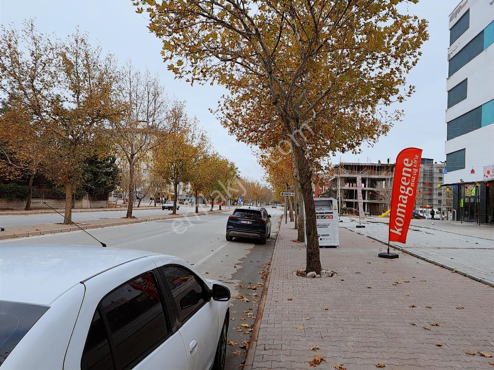Kontv Arkası Gelişen Lokasyonda Yatırımlık Köşe Depolu Dükkan - Görsel 3