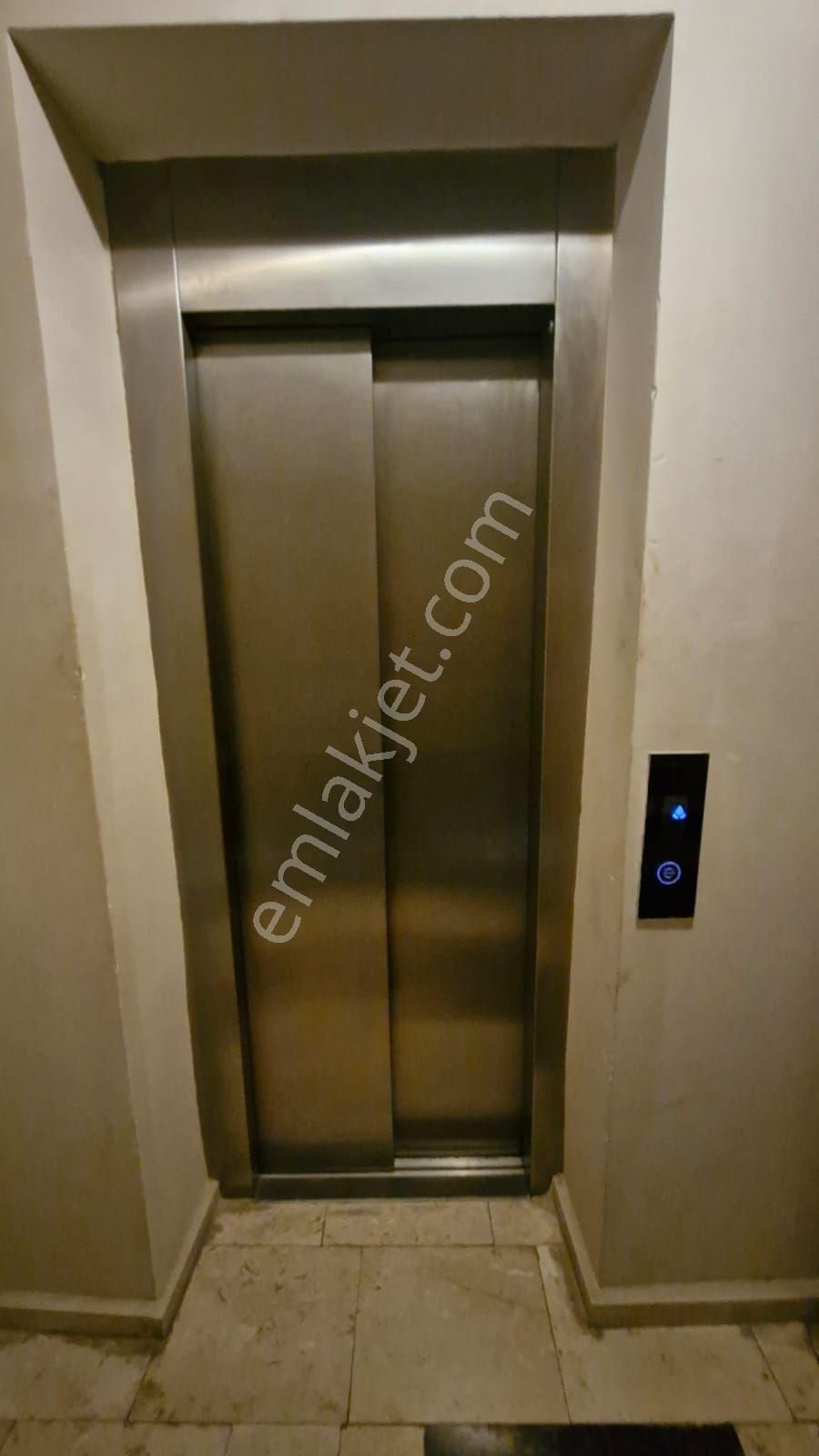 Bornova Erzene'de Genç Binada, Asansörlü 2+1 - Görsel 28