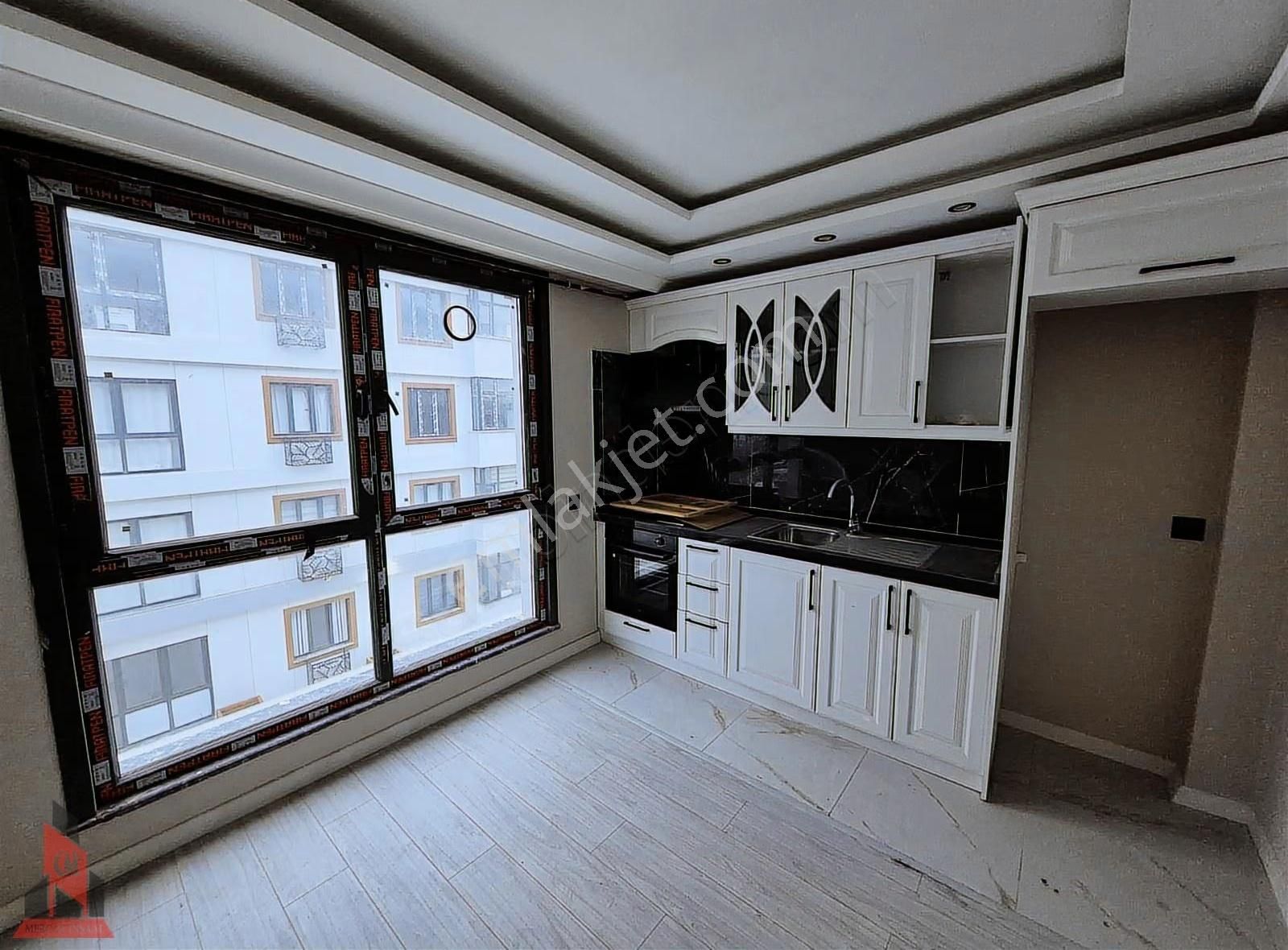Satılık 1+1 Ara Kat Site İçi Daire - Görsel 3