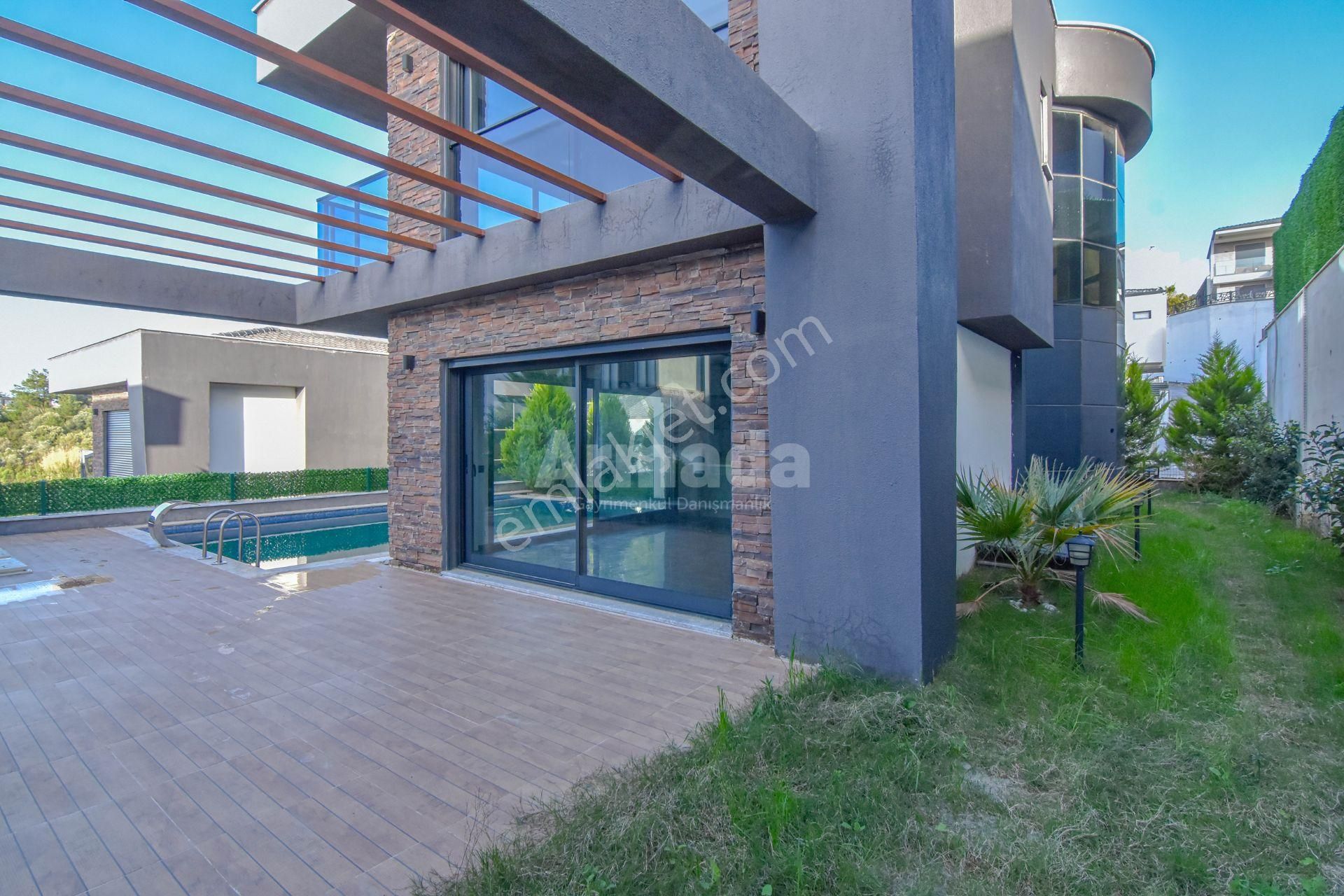 Kuşadası Ultra Lüks 6+1 Özel Havuzlu Deniz Manzaralı Villa - Görsel 33