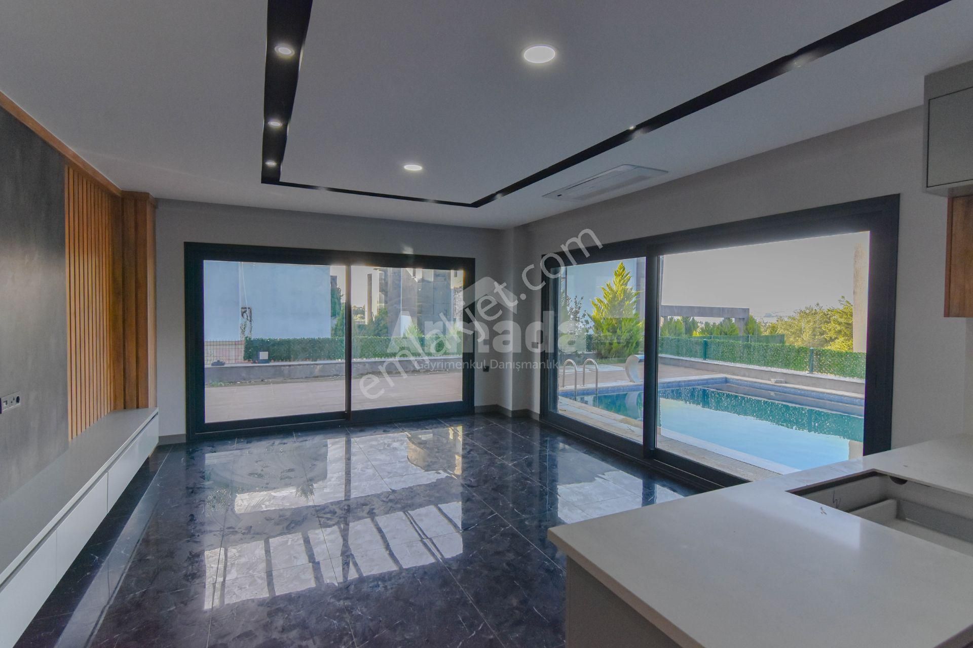 Kuşadası Ultra Lüks 6+1 Özel Havuzlu Deniz Manzaralı Villa - Görsel 3