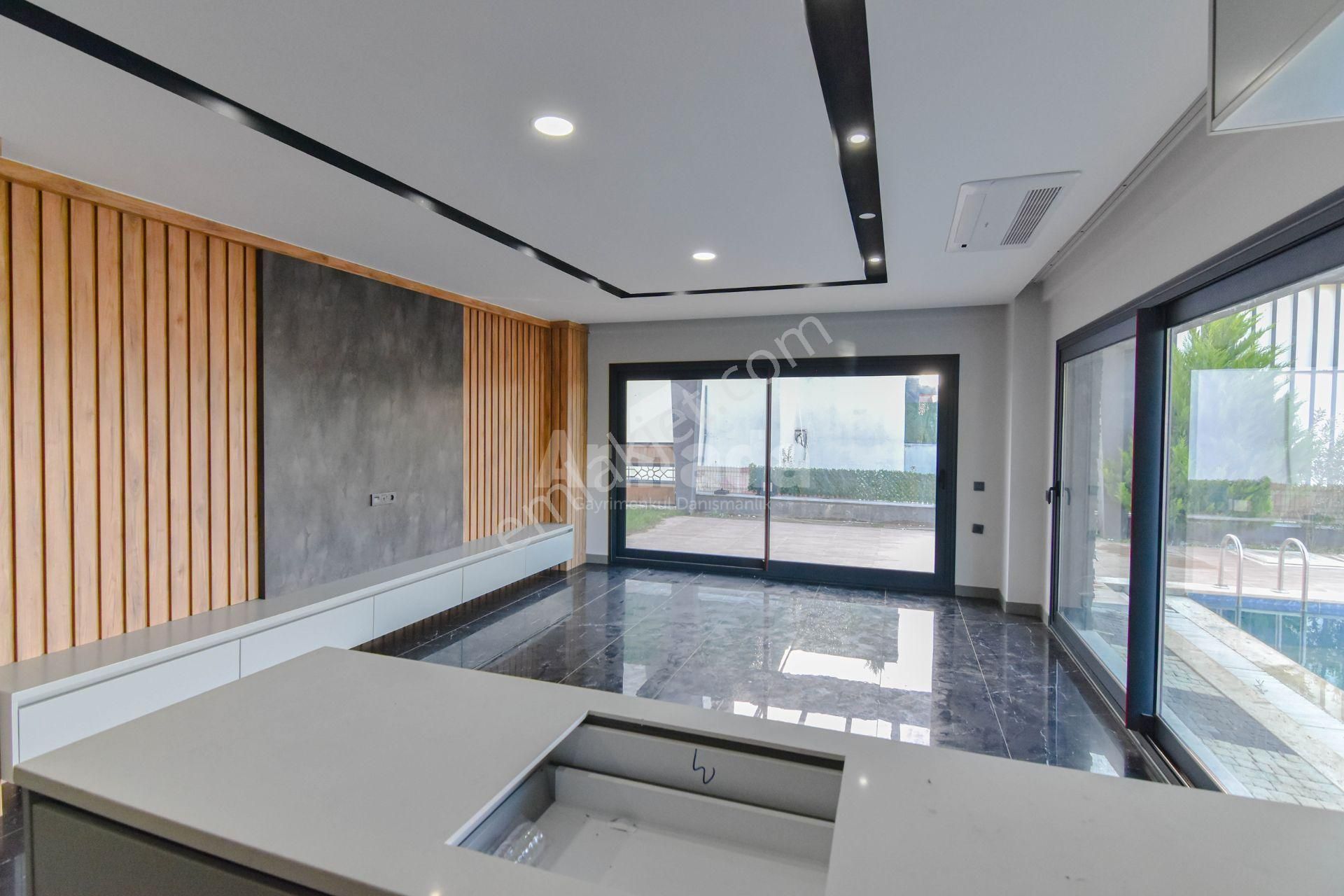 Kuşadası Ultra Lüks 6+1 Özel Havuzlu Deniz Manzaralı Villa - Görsel 4