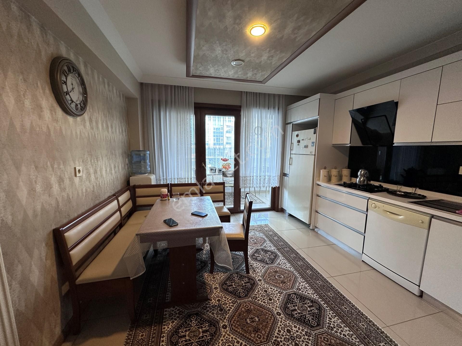 Zümrüt Park Konutlarında Merkezi Lokasyonda Site Dairesi - Görsel 8