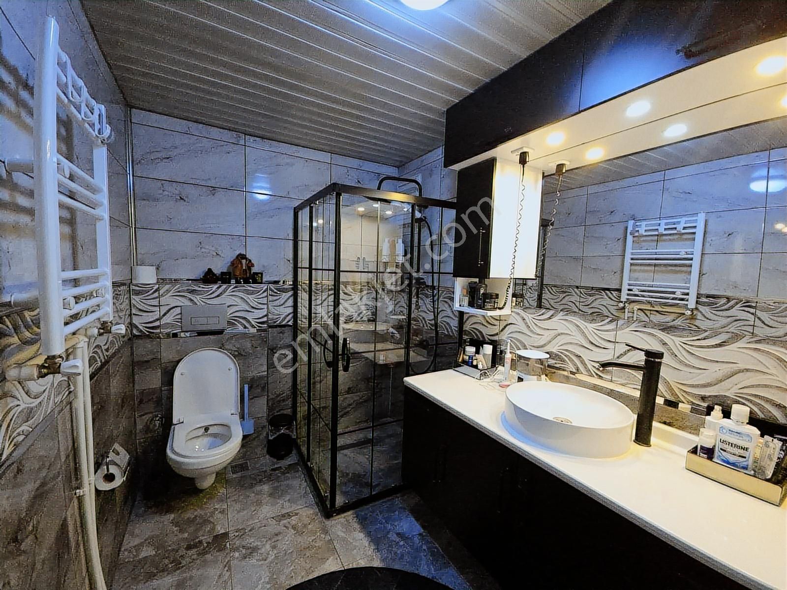 Atakent Menekşe 2'de / Bütünüyle Modern Tadilatlı / Satılık 3+1