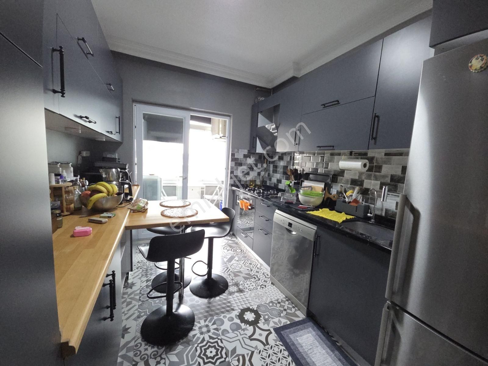 Atakent Menekşe 2'de / Bütünüyle Modern Tadilatlı / Satılık 3+1 - Görsel 2