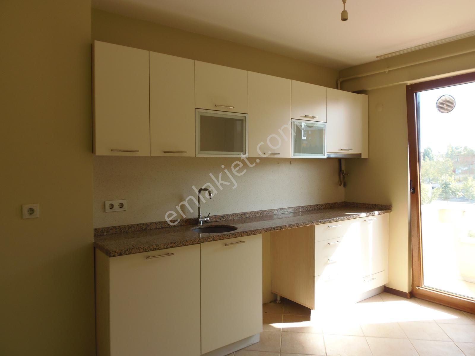 Sancaktepe Sarı Evler Çekmeköy Sarıevler Kiralık Bakımlı Daire