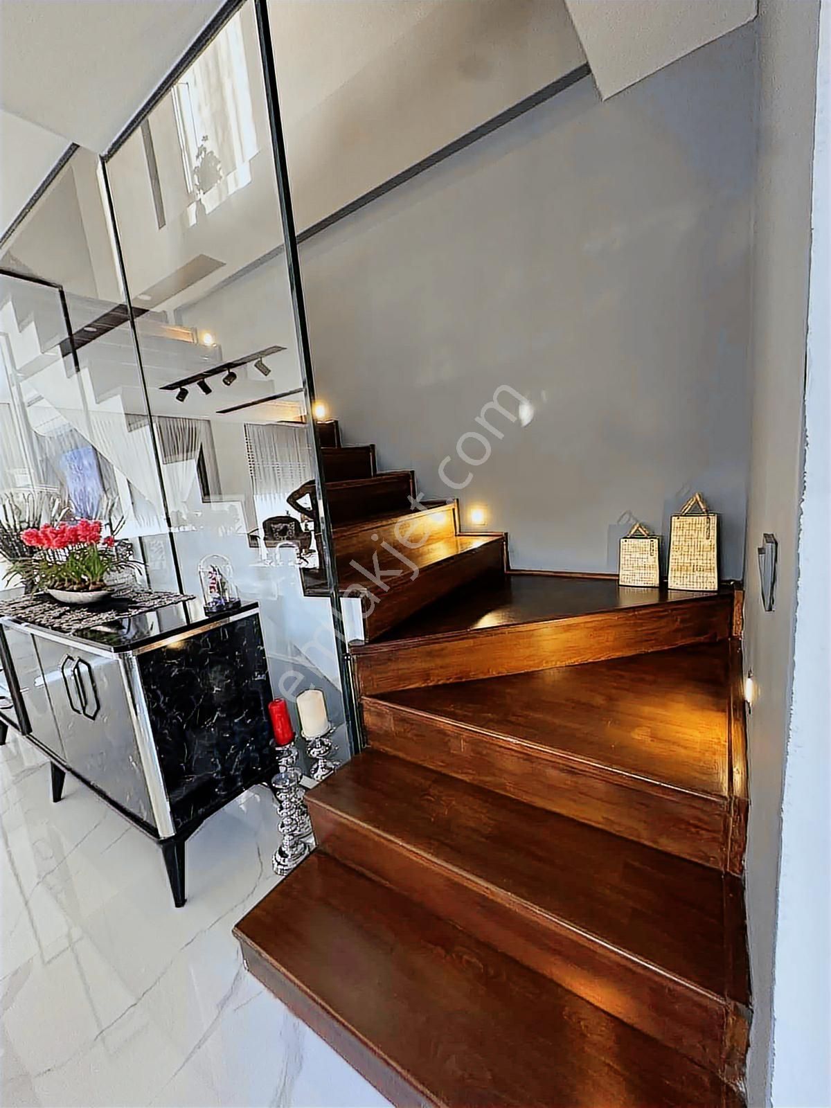 Kuşadası Soğucakta Tek Müstakil Özel Havuzlu Villa - Görsel 16