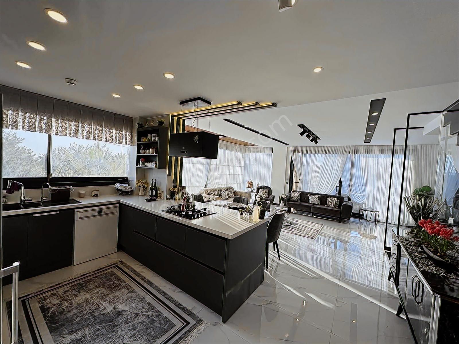 Kuşadası Soğucakta Tek Müstakil Özel Havuzlu Villa - Görsel 29