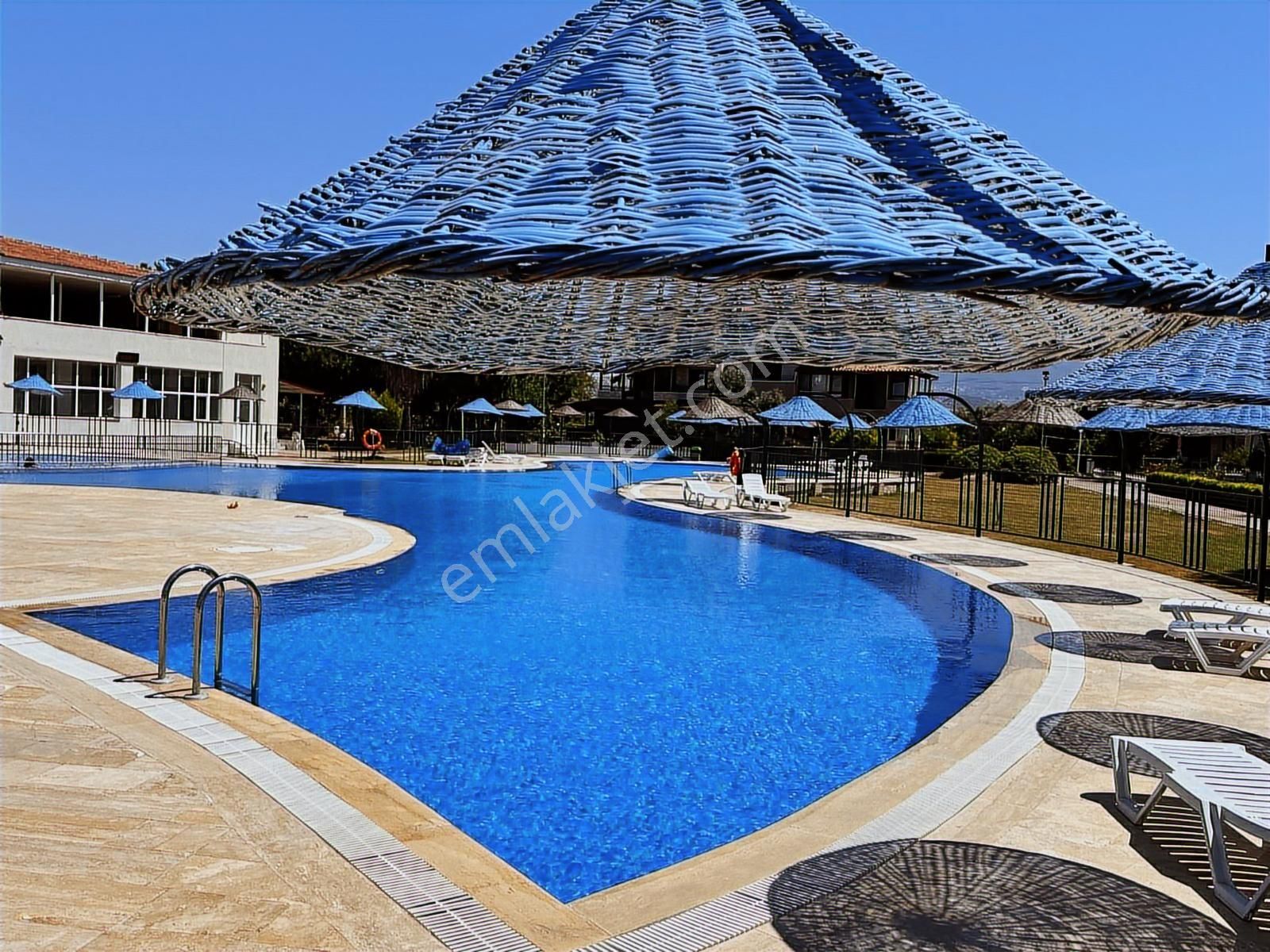 Kuşadası Davutlar'da 5+2 Eşyalı Satılık Villa - Görsel 21