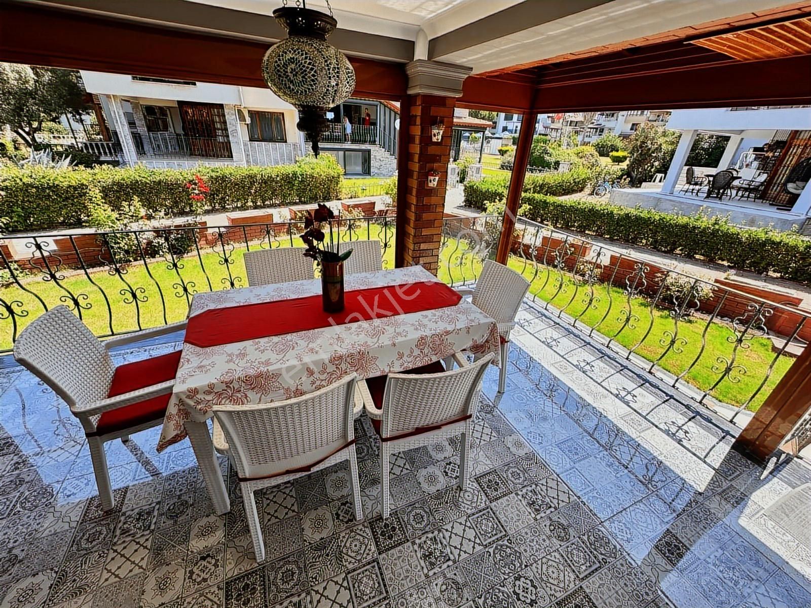 Kuşadası Davutlar'da 5+2 Eşyalı Satılık Villa - Görsel 16