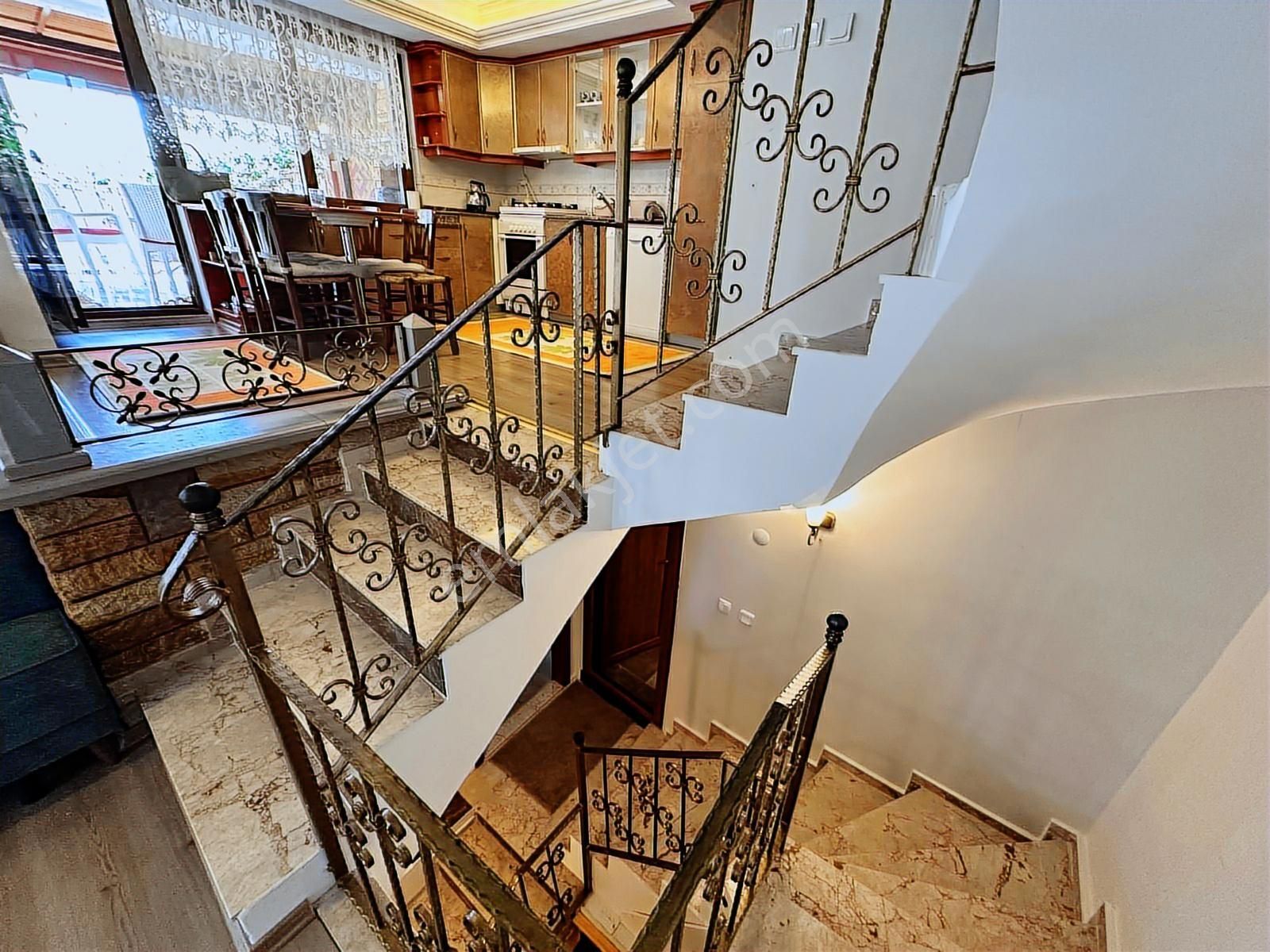 Kuşadası Davutlar'da 5+2 Eşyalı Satılık Villa - Görsel 5