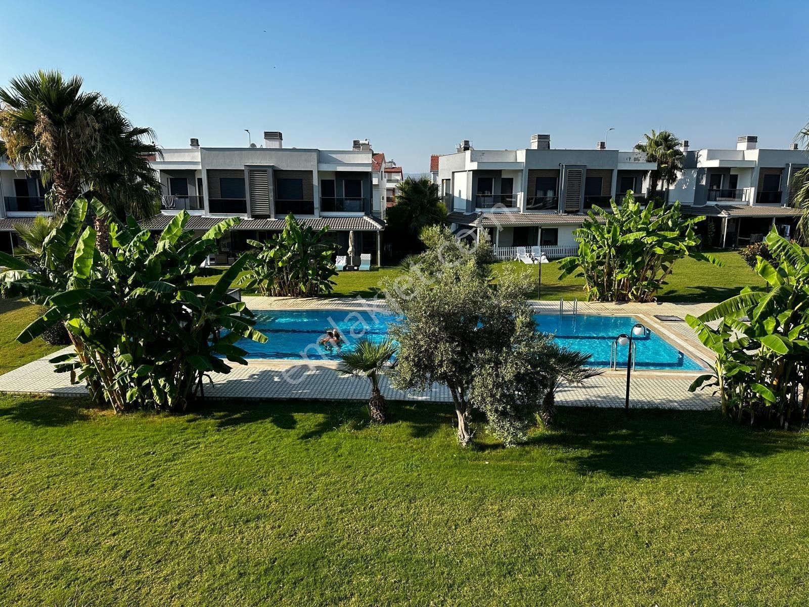 Kuşadası Sevgi Plajı Mevkii 3+1 Villa - Görsel 12
