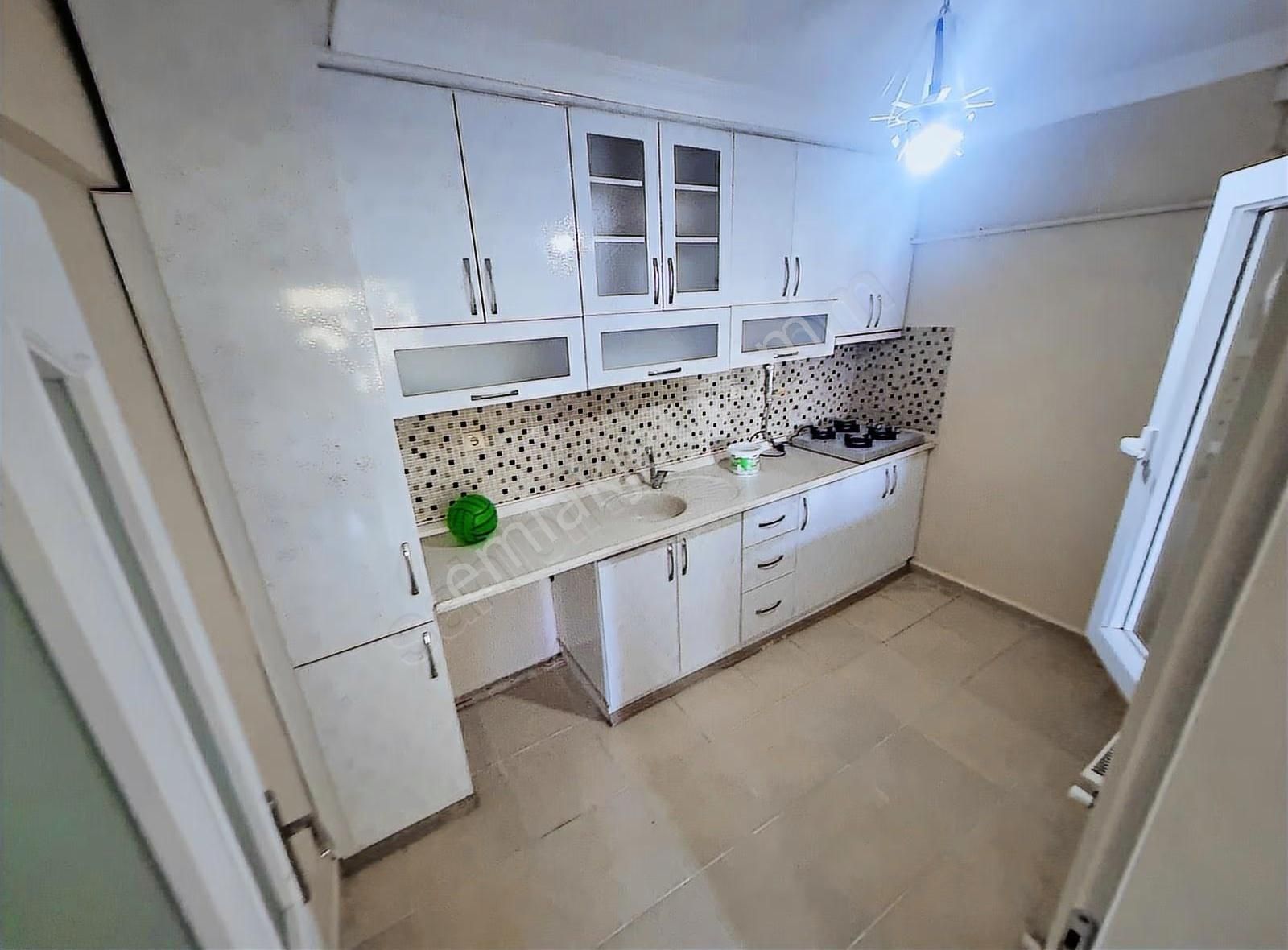 Ana Cadde Üzeri Kiralık 2+1 - Görsel 13