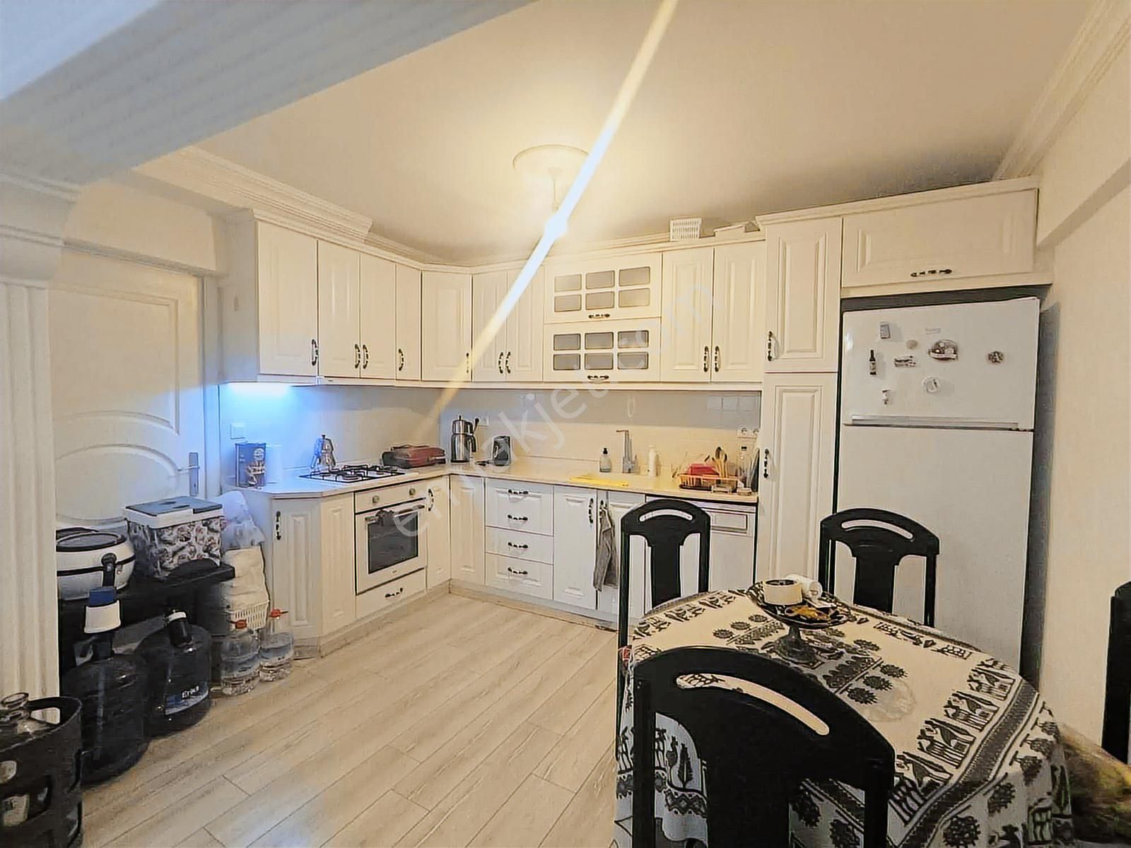 Kuşadası Merkezde 2+1 Full Eşyalı Daire