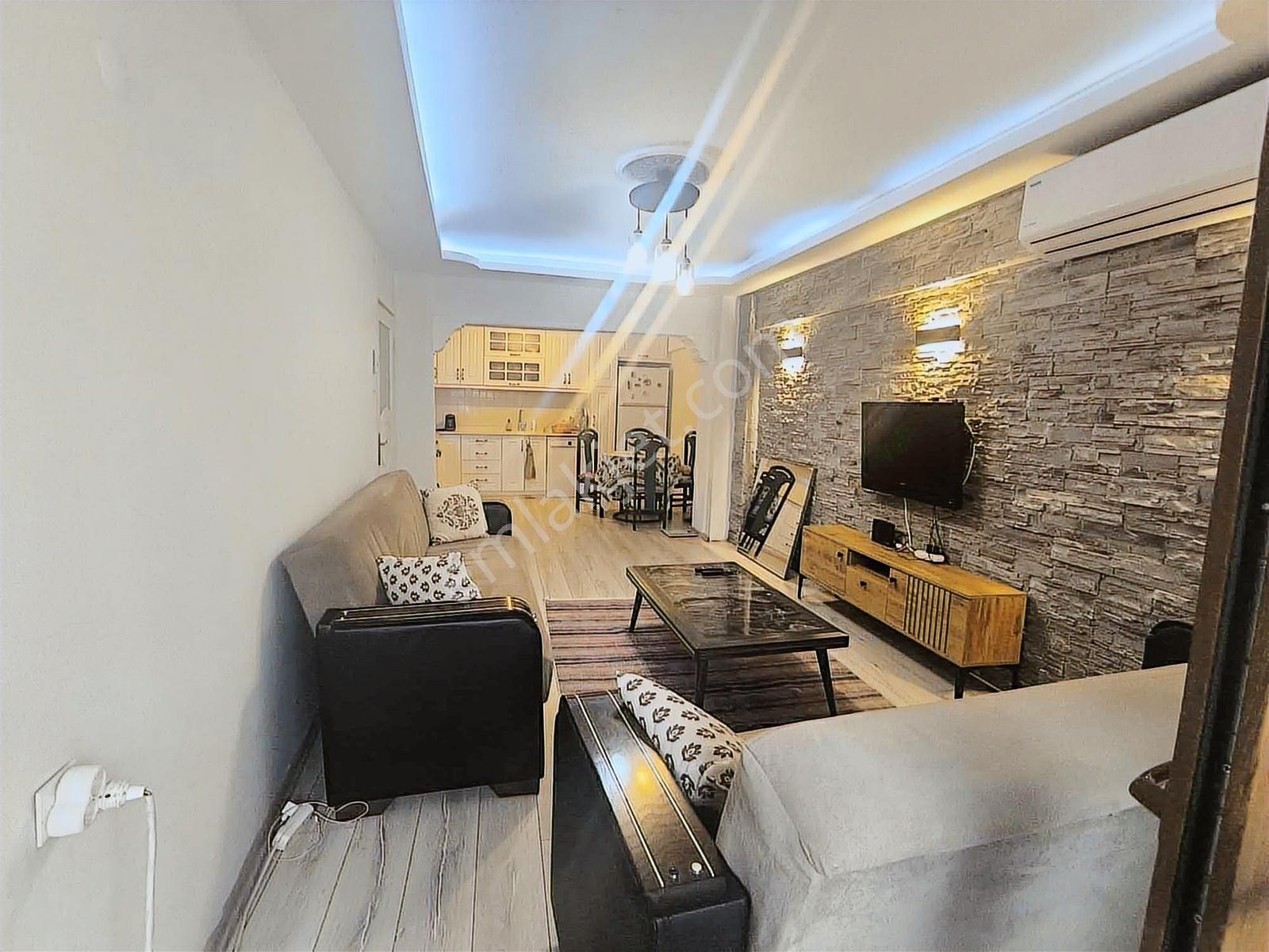 Kuşadası Merkezde 2+1 Full Eşyalı Daire - Görsel 2
