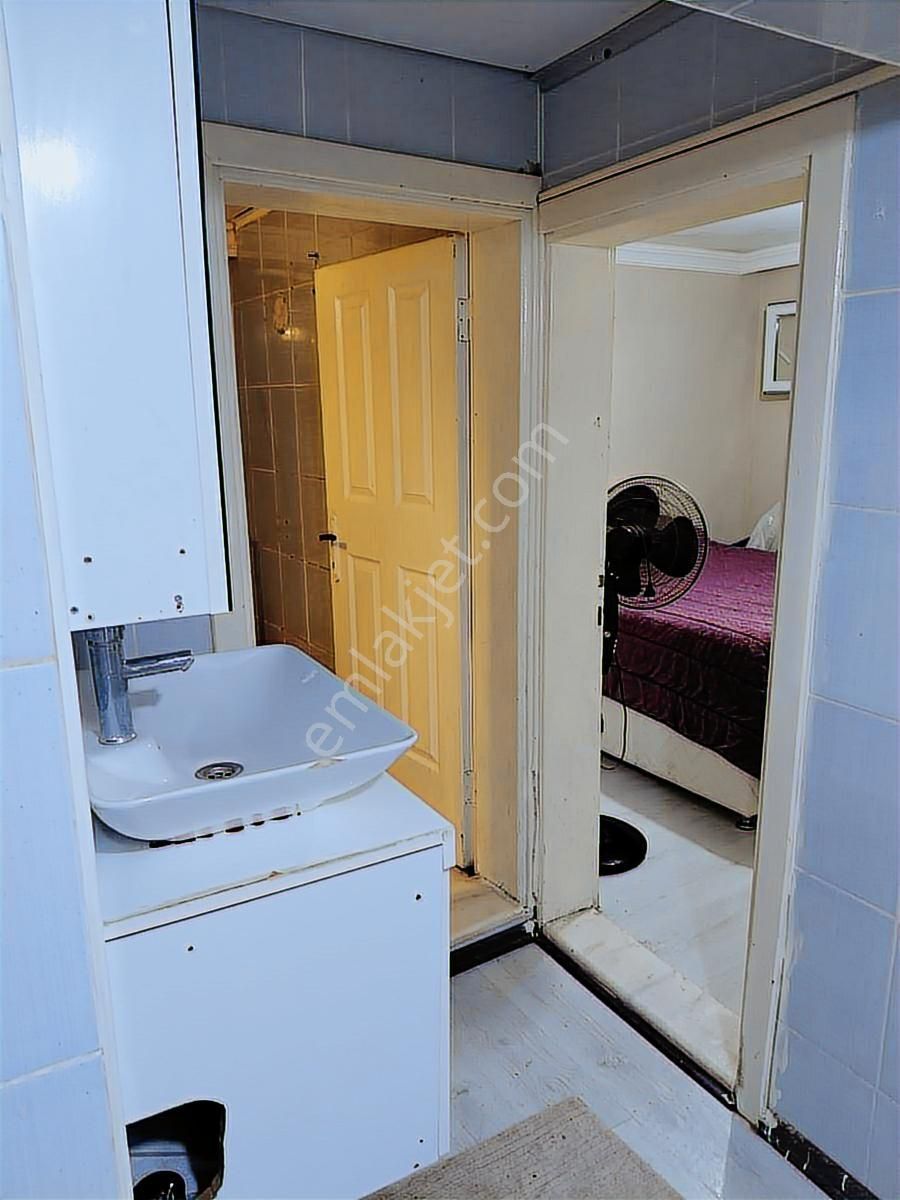 Kusadası Türkmen Mahallesınde Depo Tapulu 2+1 - Görsel 16