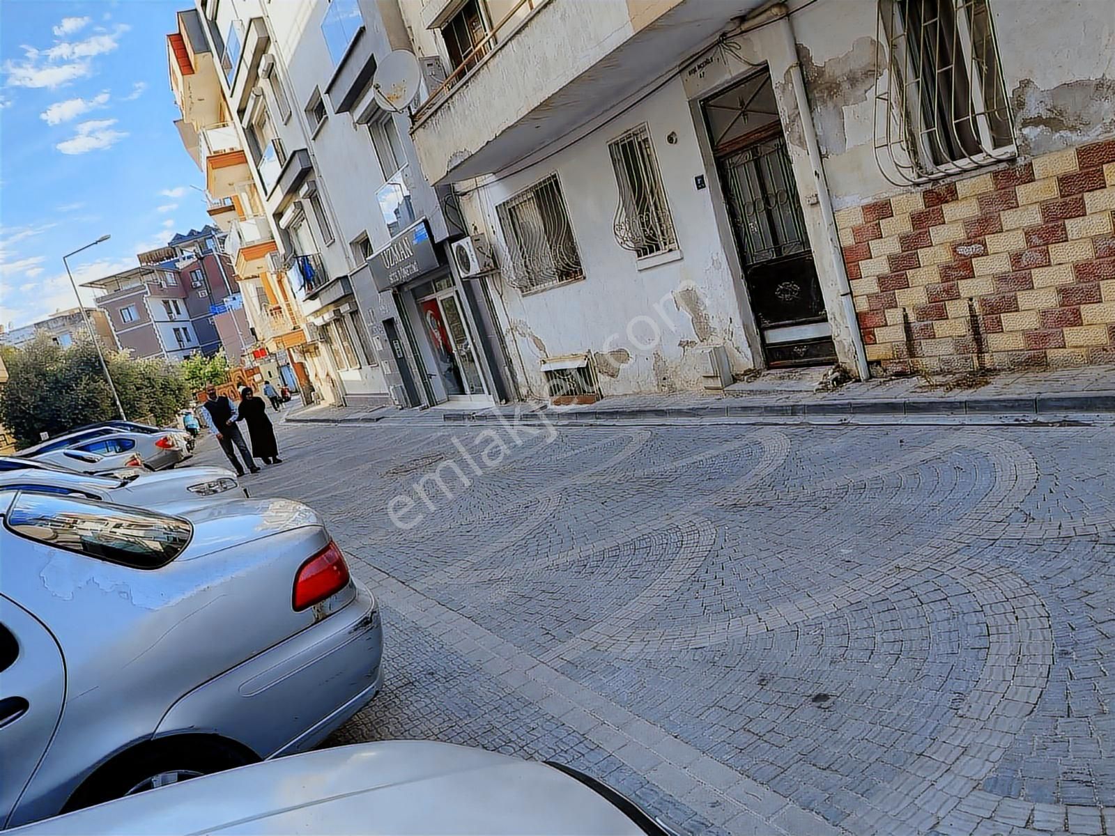 Kusadası Türkmen Mahallesınde Depo Tapulu 2+1