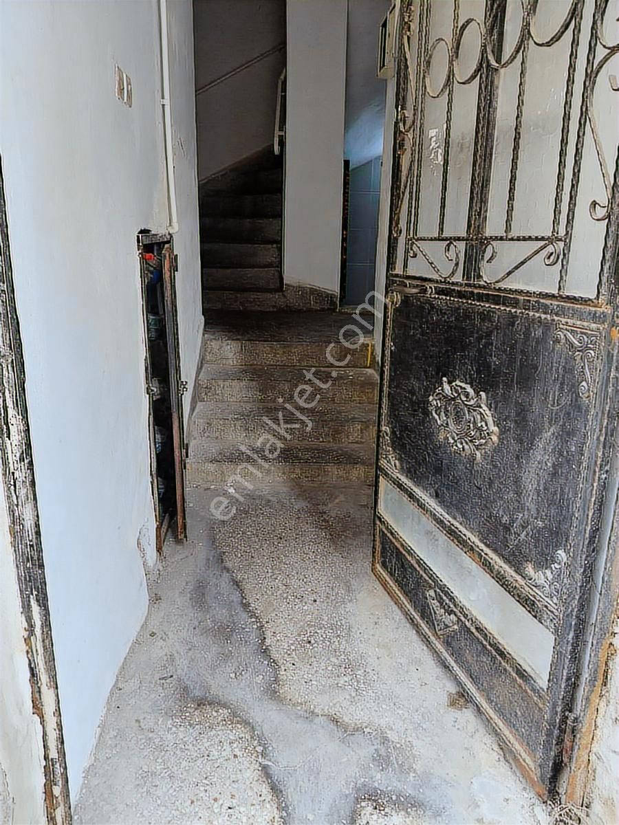 Kusadası Türkmen Mahallesınde Depo Tapulu 2+1 - Görsel 17