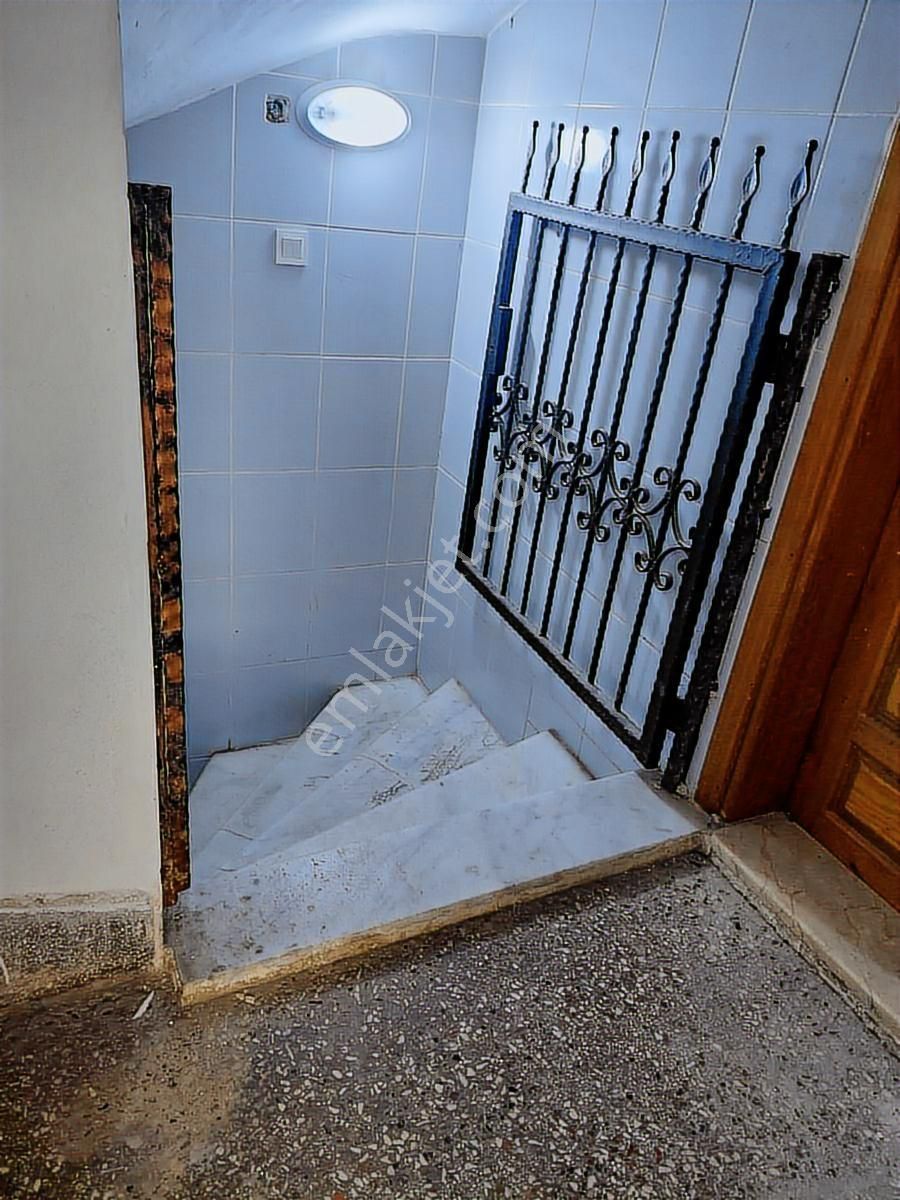 Kusadası Türkmen Mahallesınde Depo Tapulu 2+1 - Görsel 18