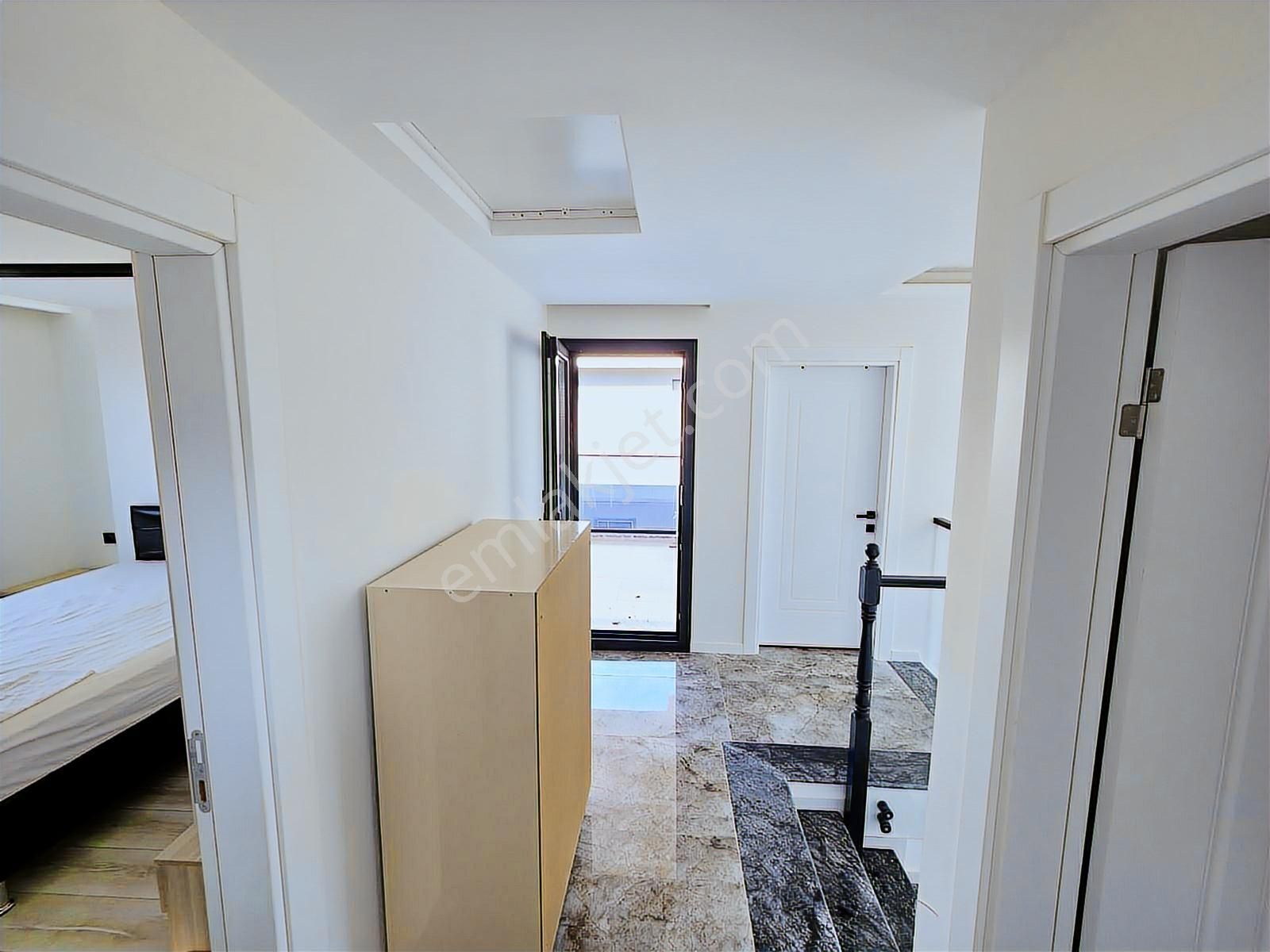 Kuşadası Davutlar 450 M² Arsa Paylı 4+1 Lüks Villa - Görsel 19